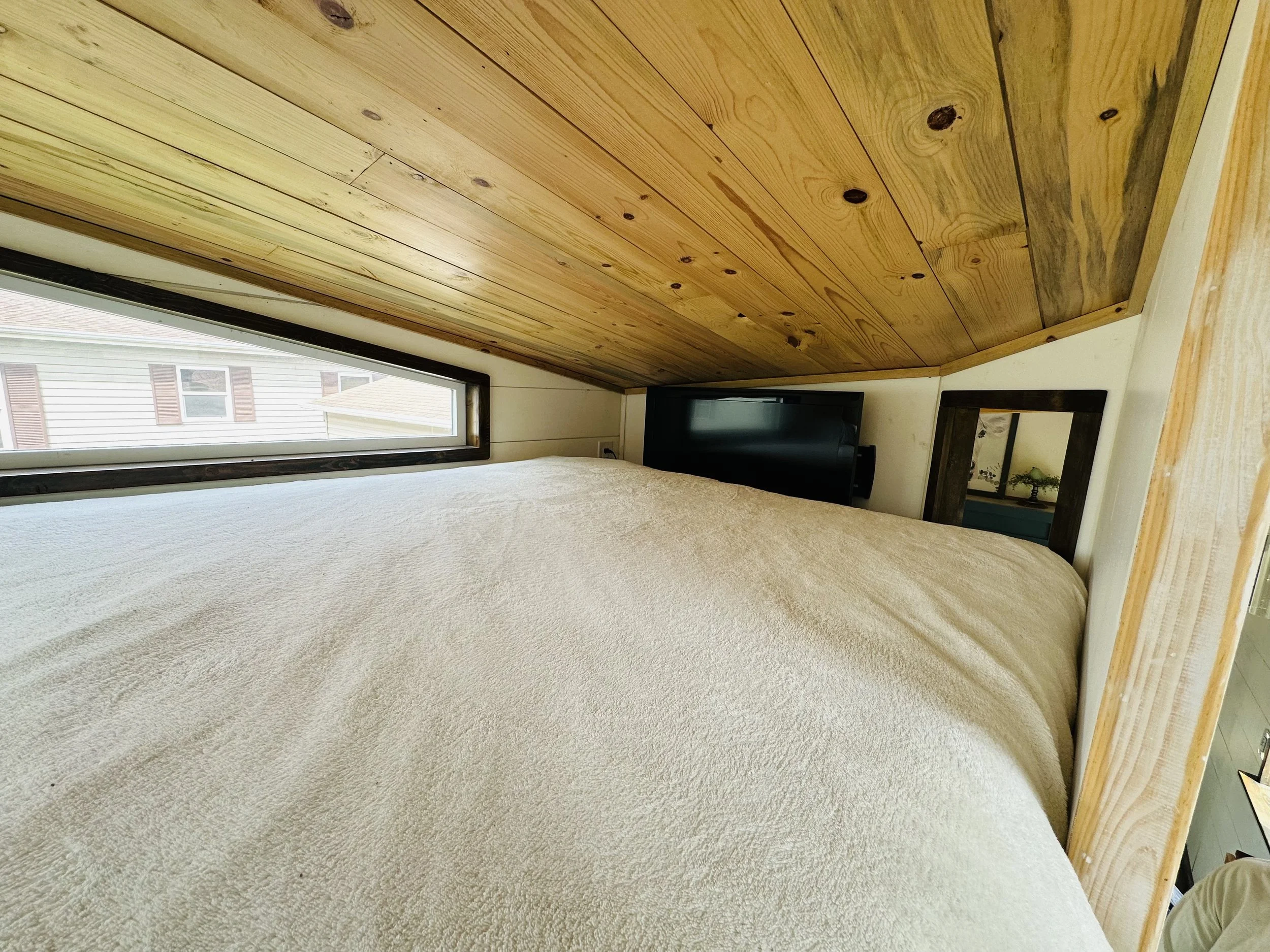 Sleeping loft 2.jpeg