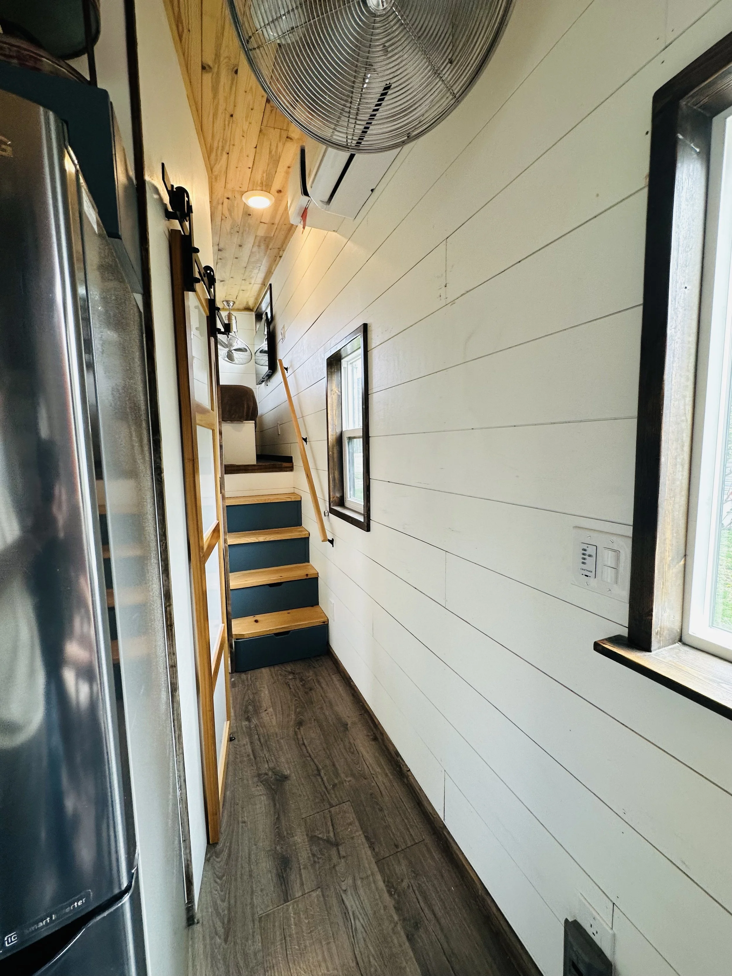 3 Hallway to bedroom.jpeg