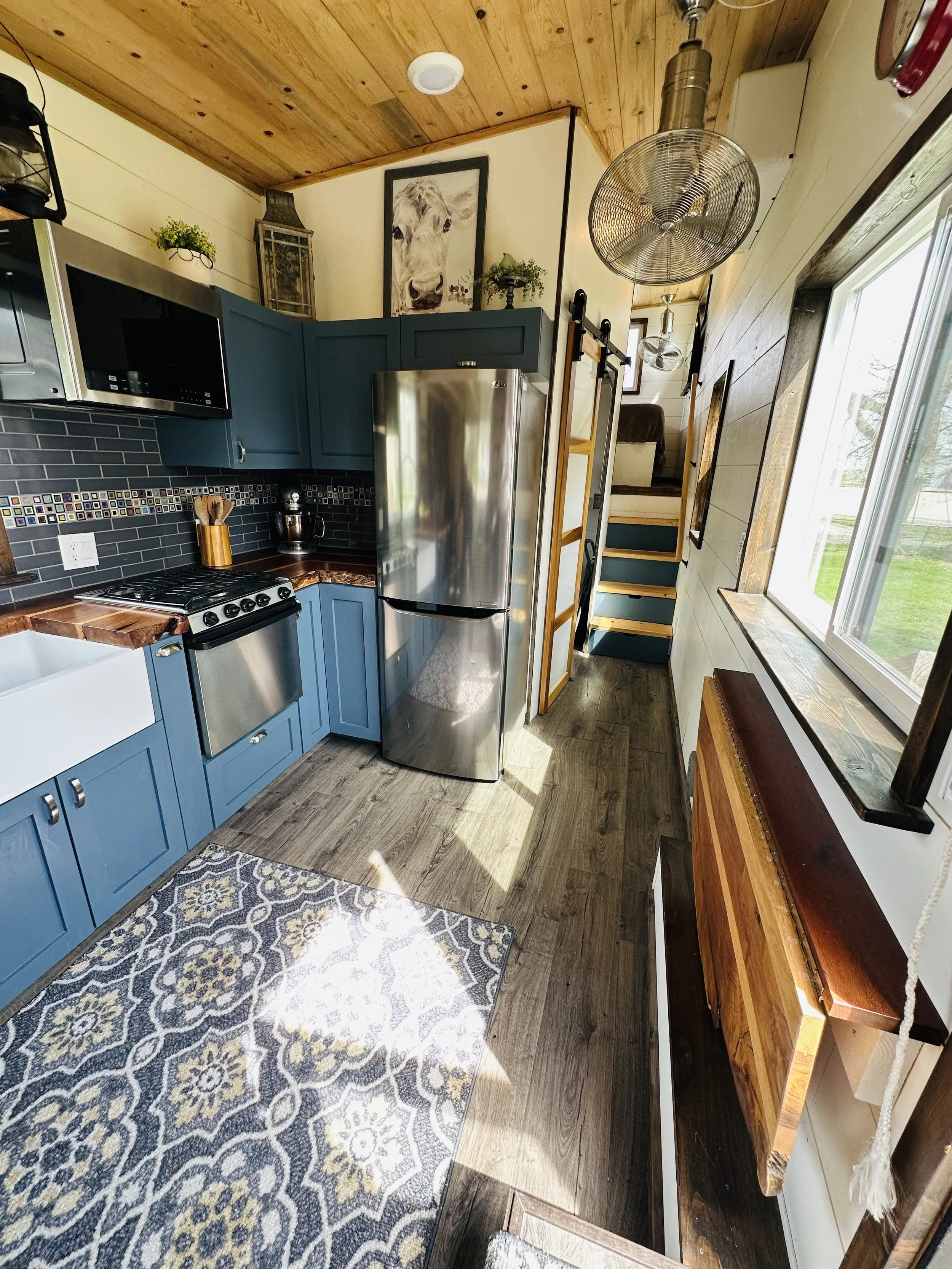 Kitchen 2 Clean Hallway.jpeg