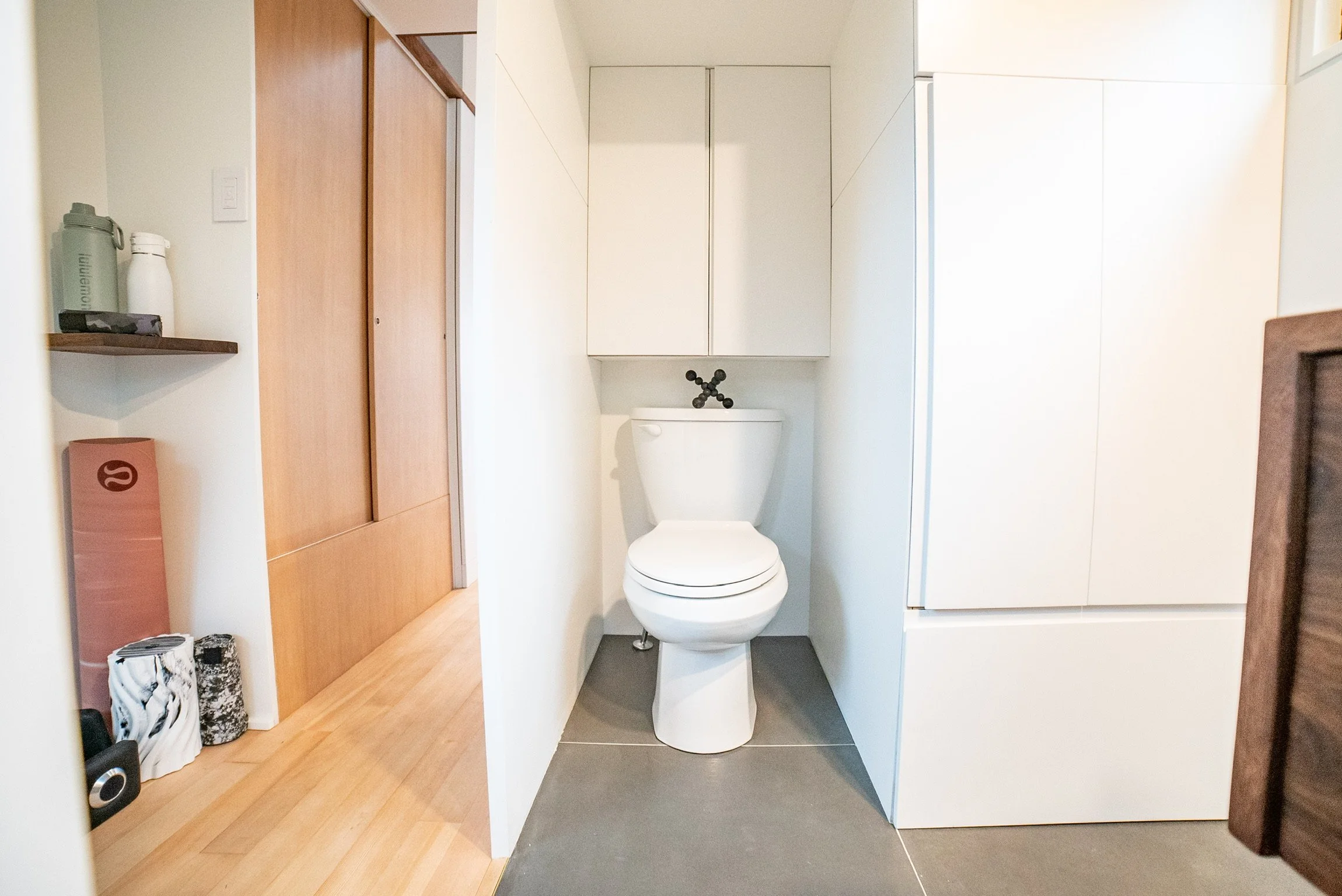 Bathroom Toilet.JPG