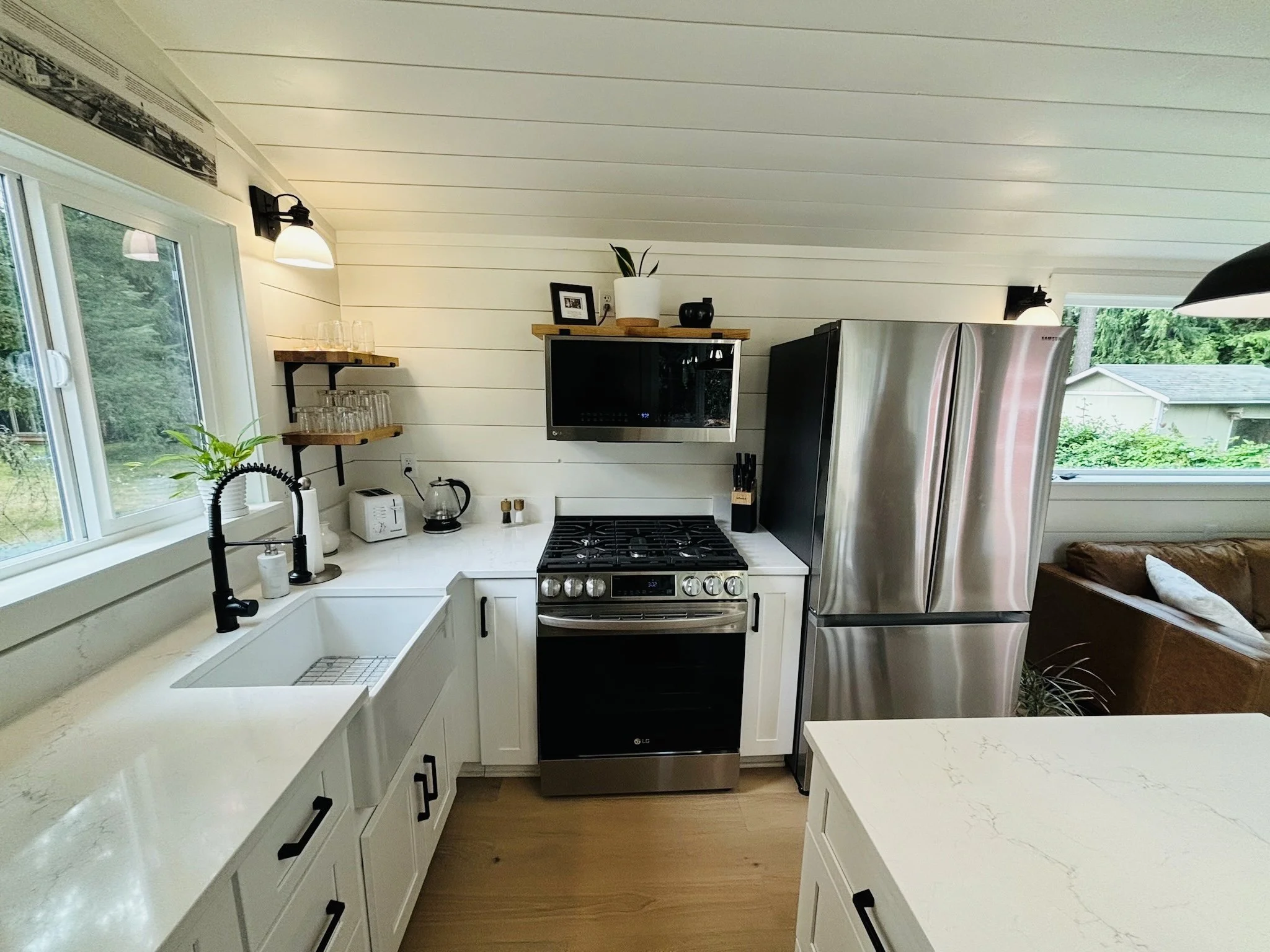 Kitchen Stove:Sink.jpg