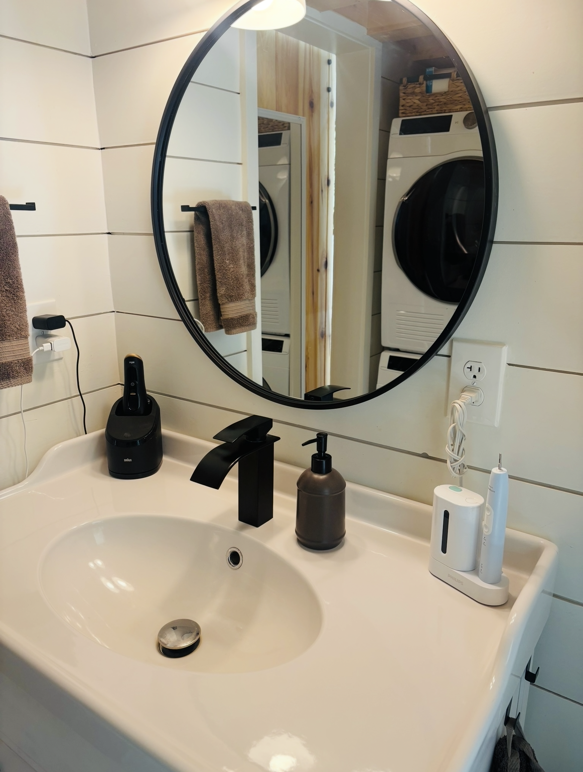 Bathroom Sink.png