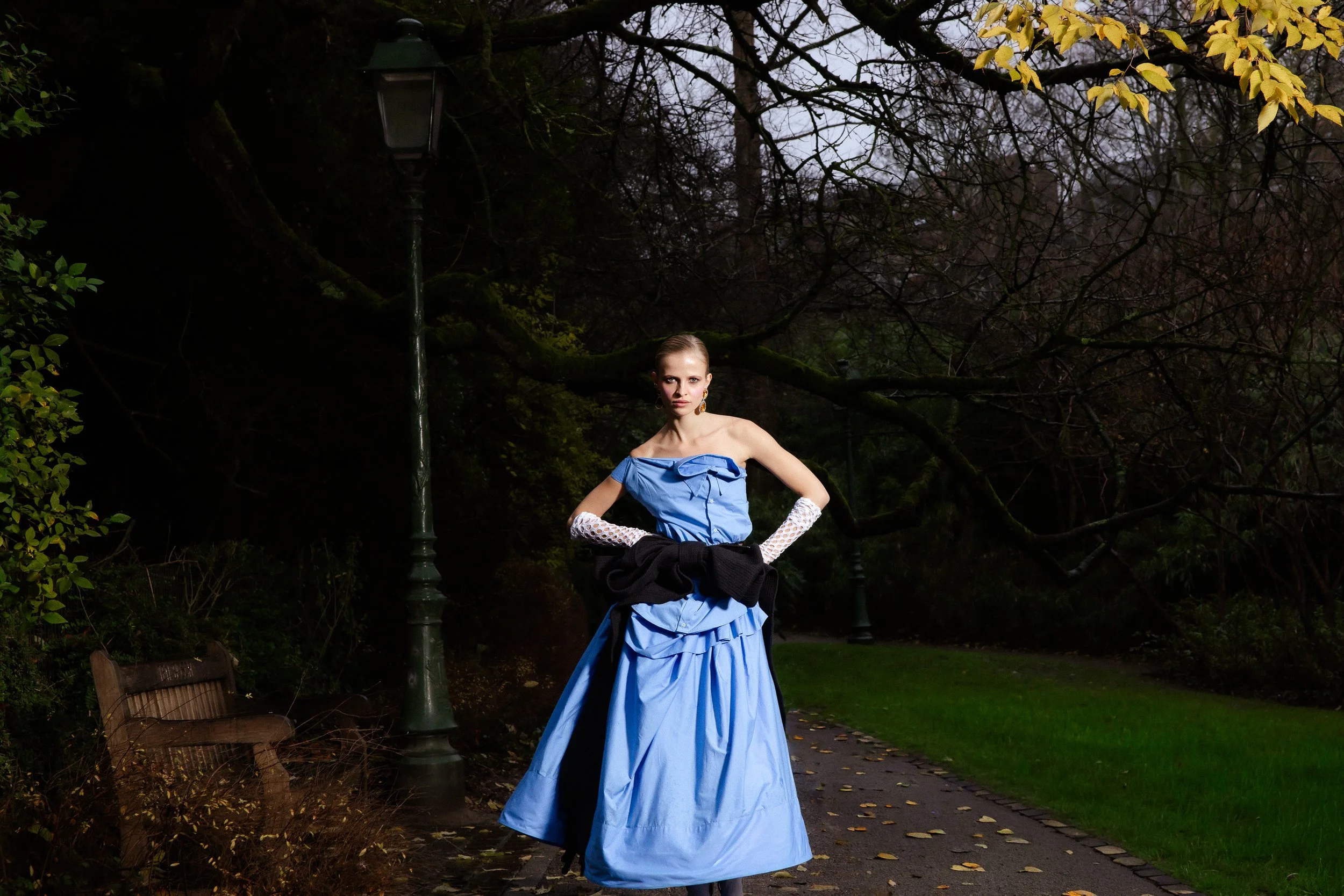 FOTOSHOOT JOLIEN VDNG THE GIRL I CARRY IN THE PARK.JPG