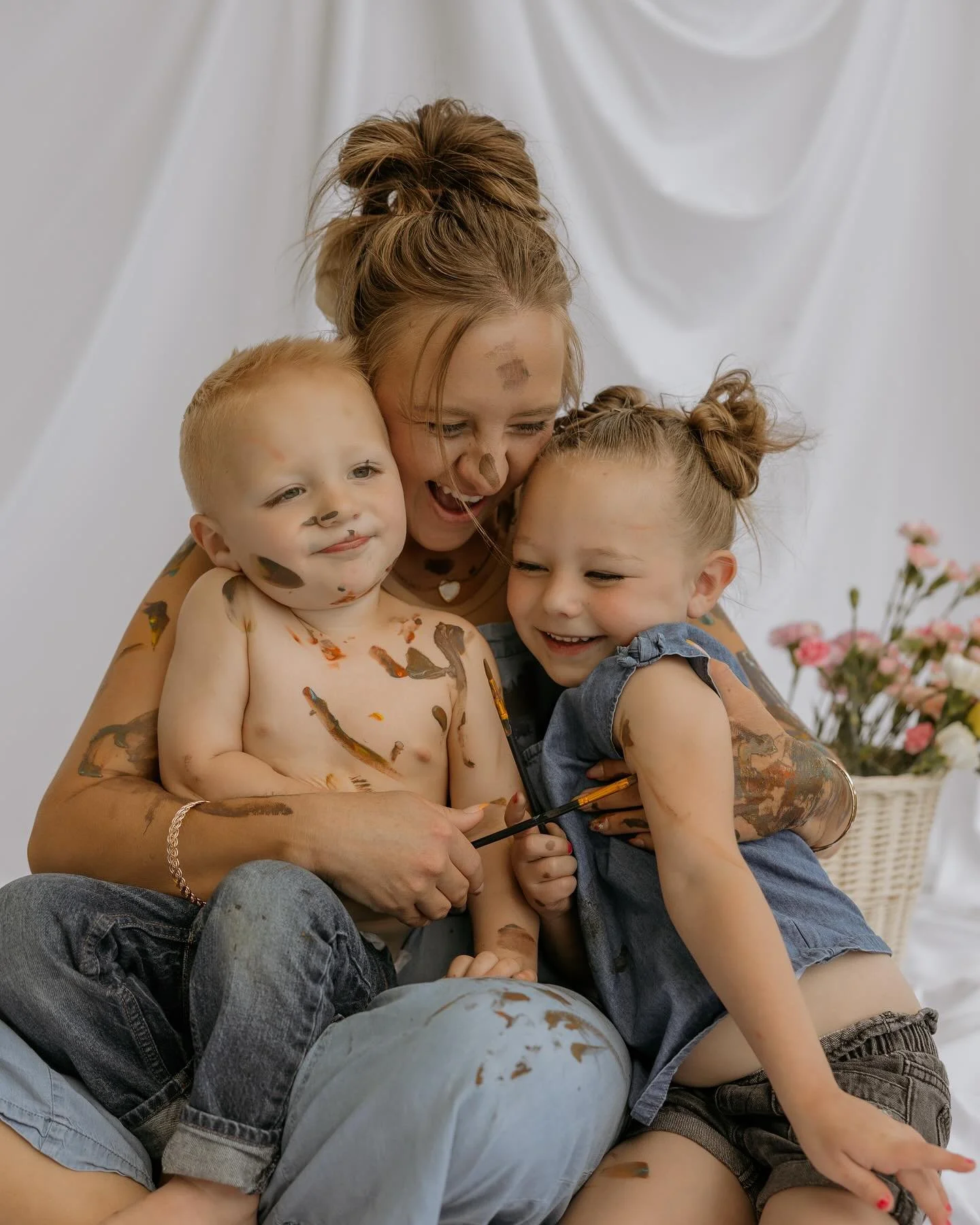 Some photos from my painting Mothers Day Mini Sessions 🥲😍