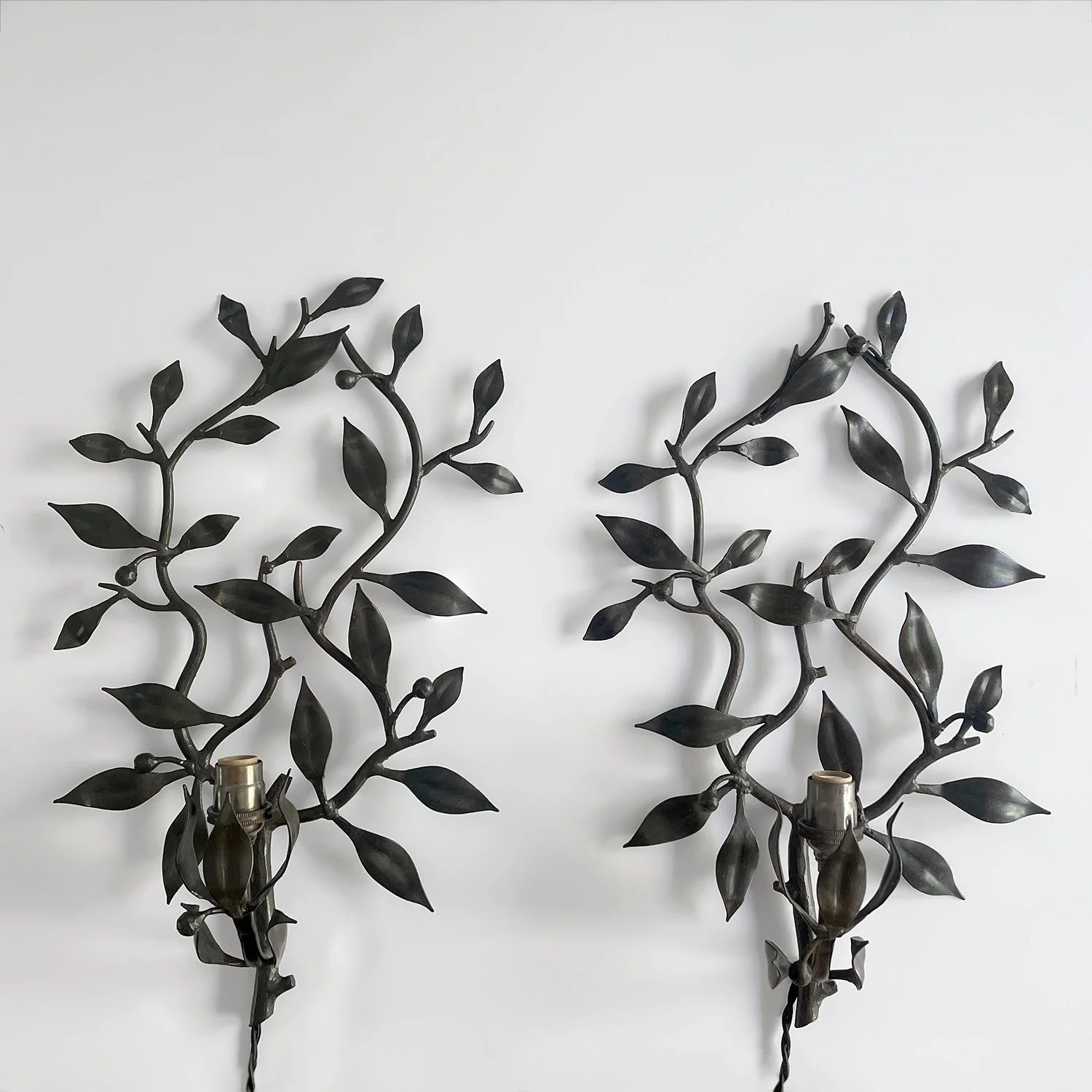 French Iron Olive Leaf Wall Lights 1b web.jpg