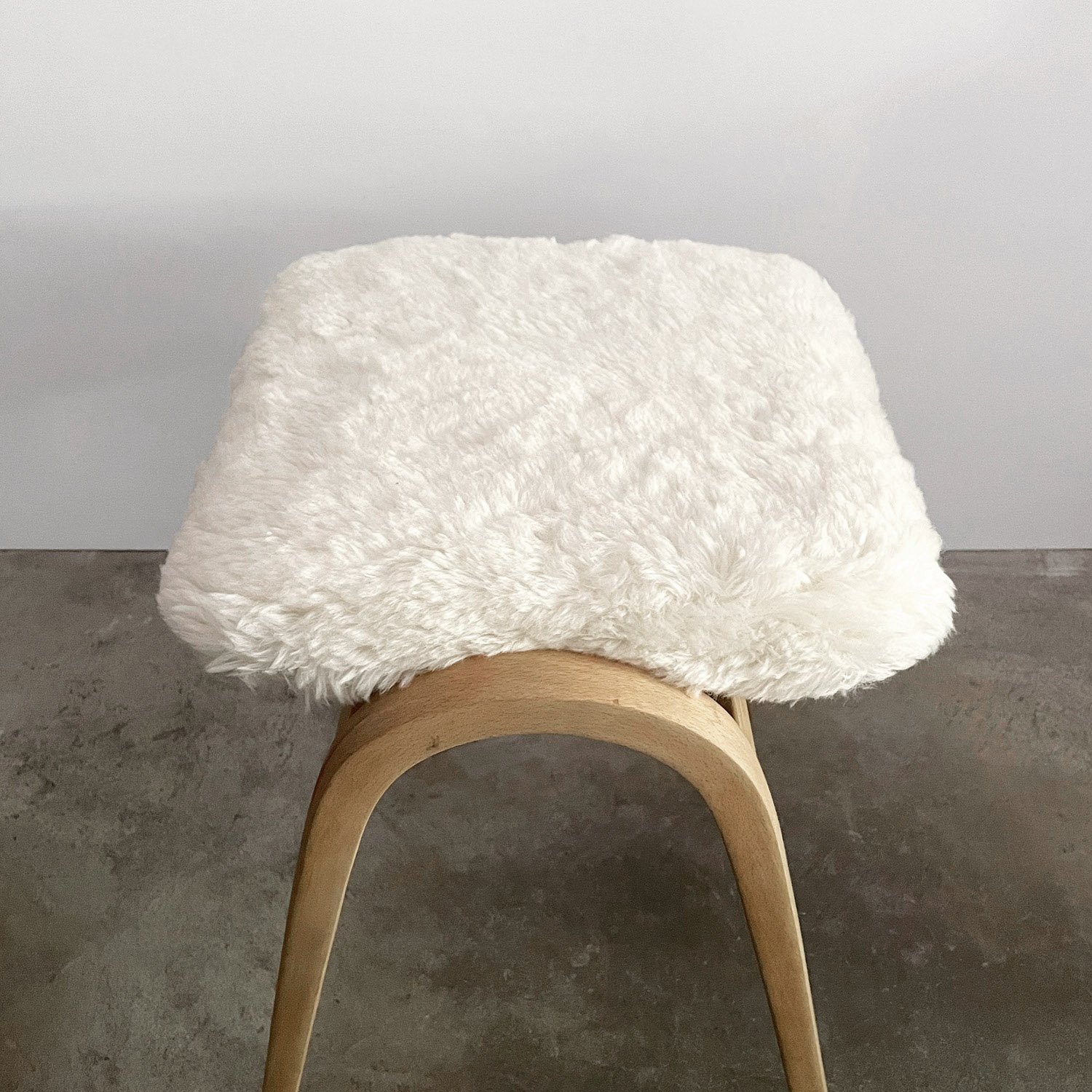 Isamu Kenmochi Stool 2 - 5 web v2.jpg