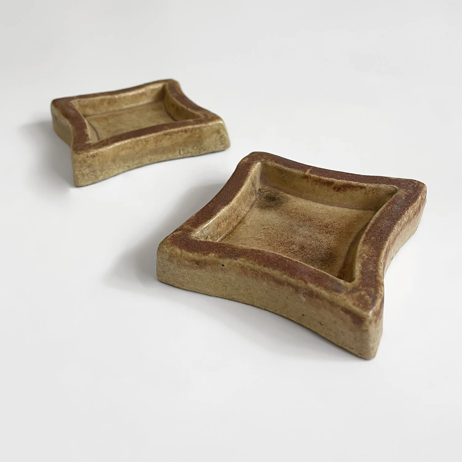 Pair of Accolay French Ceramic Ashtrays 7 web.jpg