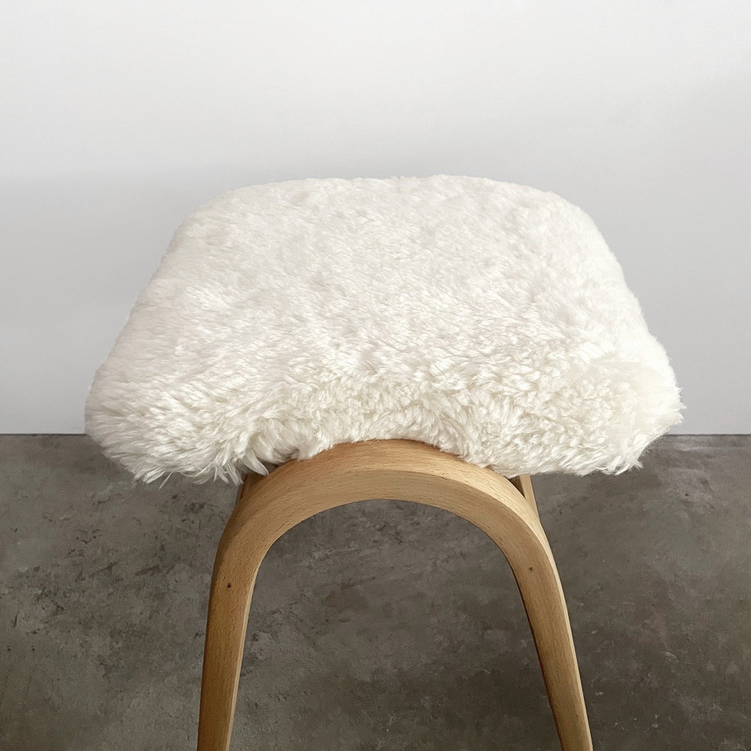 Isamu Kenmochi Stool 1 - 5 web v2.jpg