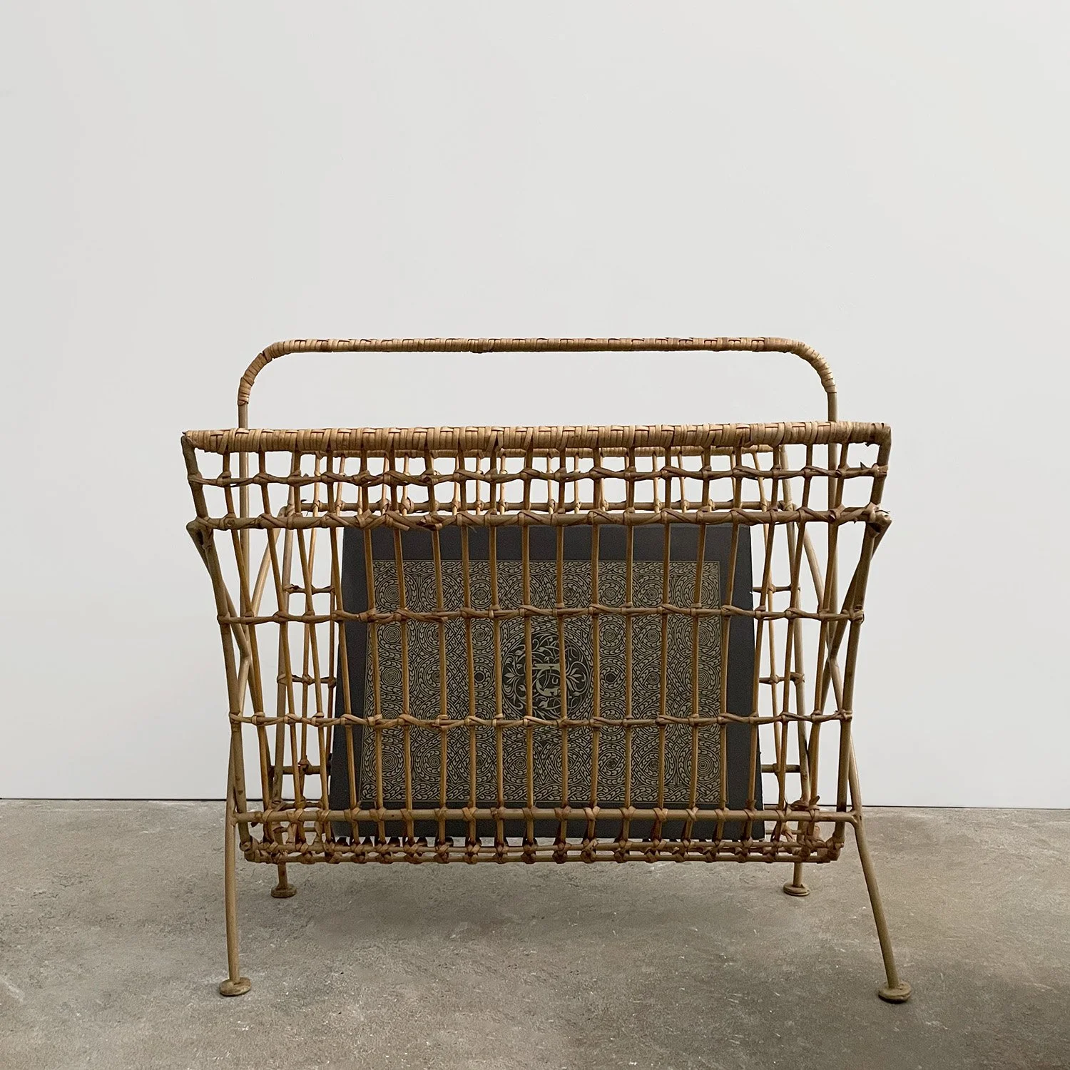 Italian Woven Magazine Rack 5 web.jpg