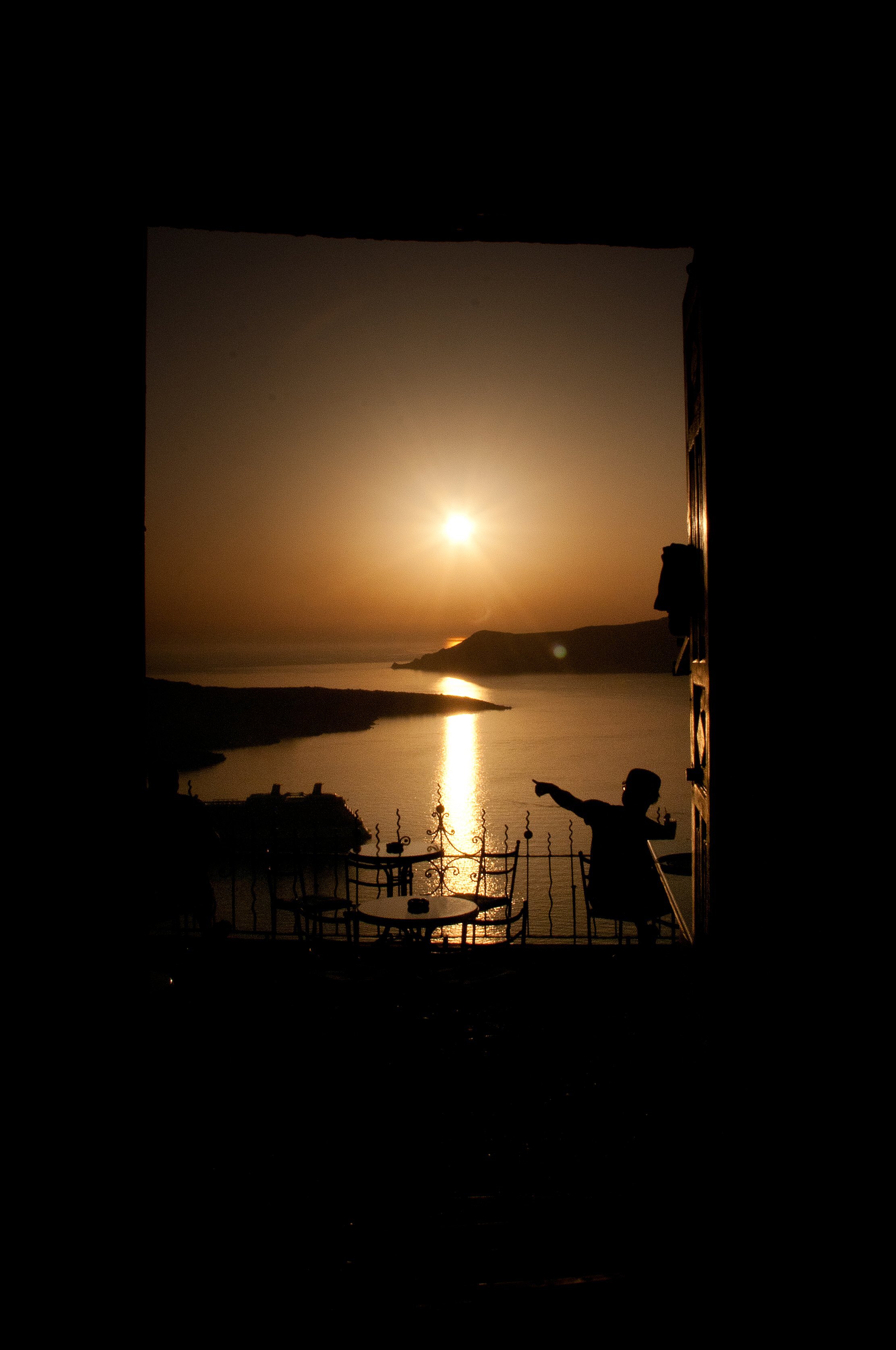 sunset cocktails in Santorini