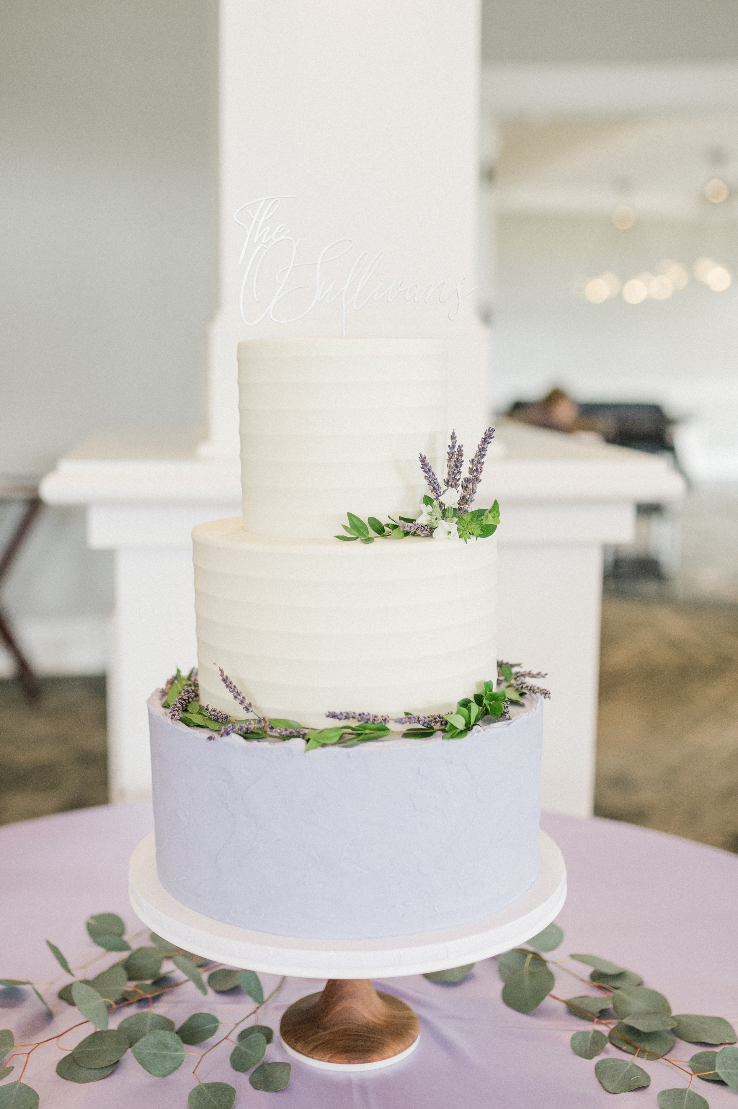 Lavender Stucco and White Scalloped Buttercream with fresh lavender | Brittany Lowe Photography