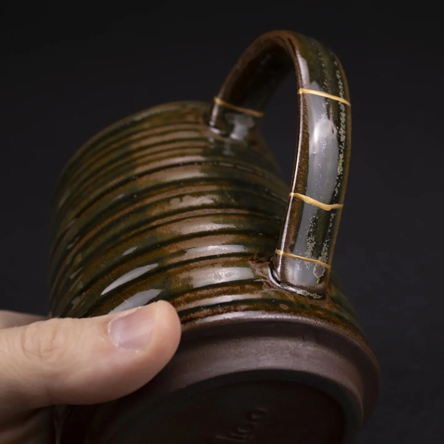 It's such a pleasure to repair our client's important pieces. Thank you to everyone who trusts and commissions us. 

お客様の大切なお品をお直し出来る事、本当に有り難く思います。

#kintsugi 
#金継ぎ