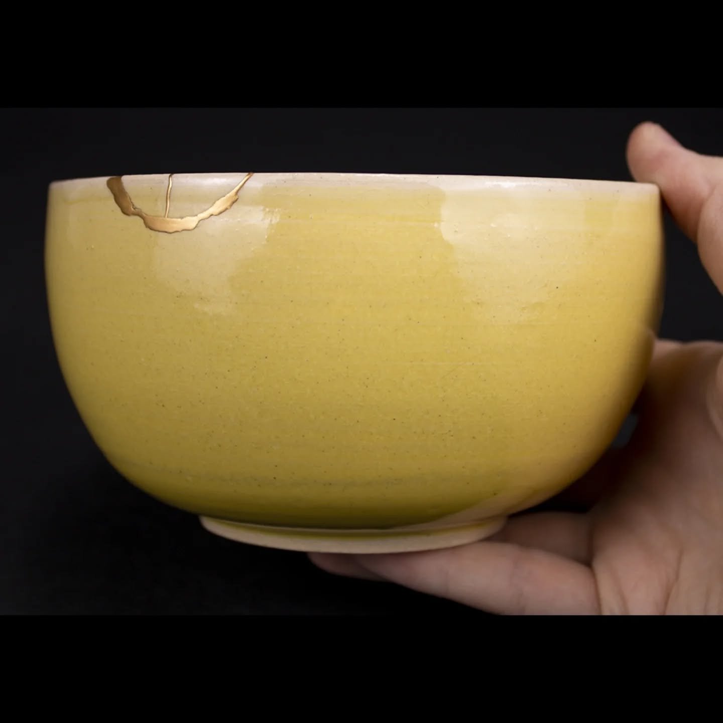 Pretty handmade bowl. We enjoyed repairing it.&hearts;️