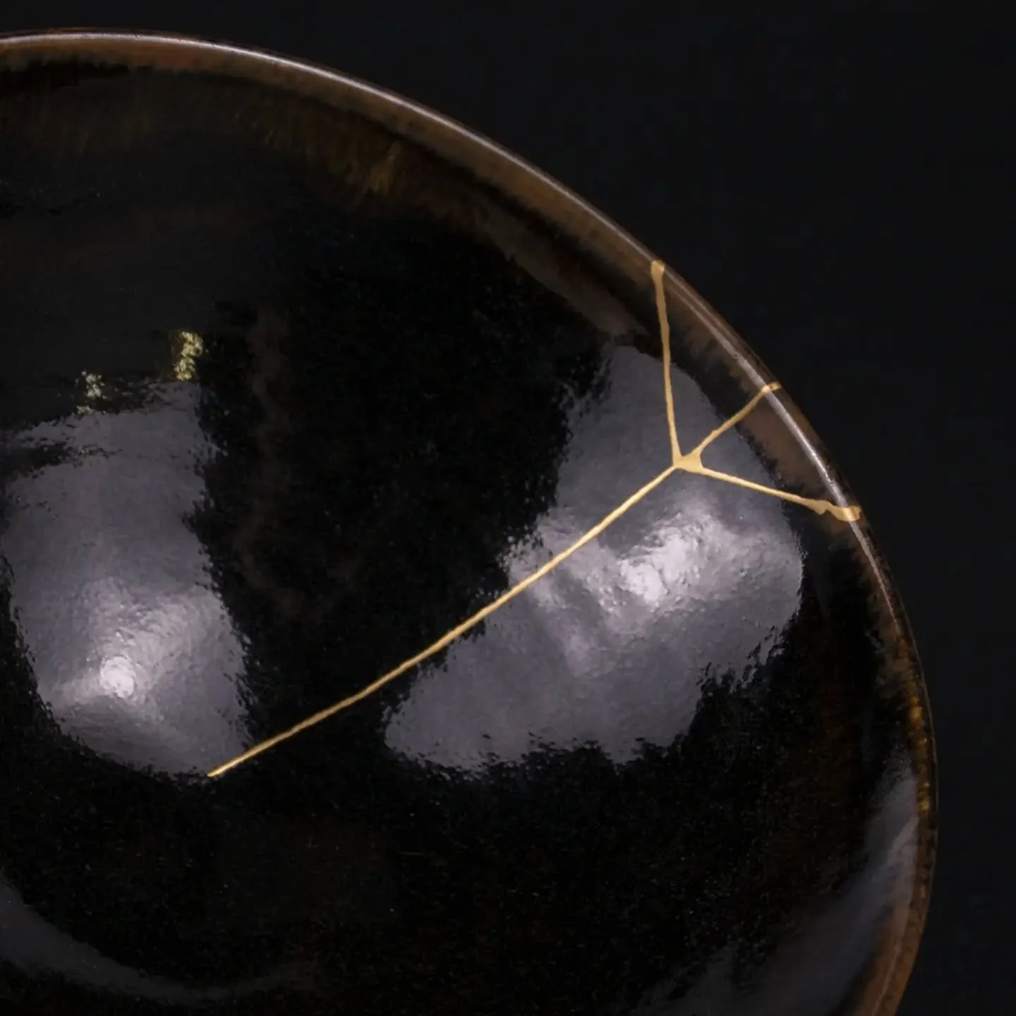 Kintsugi repair on a beautiful bowl. 
✨✨✨
