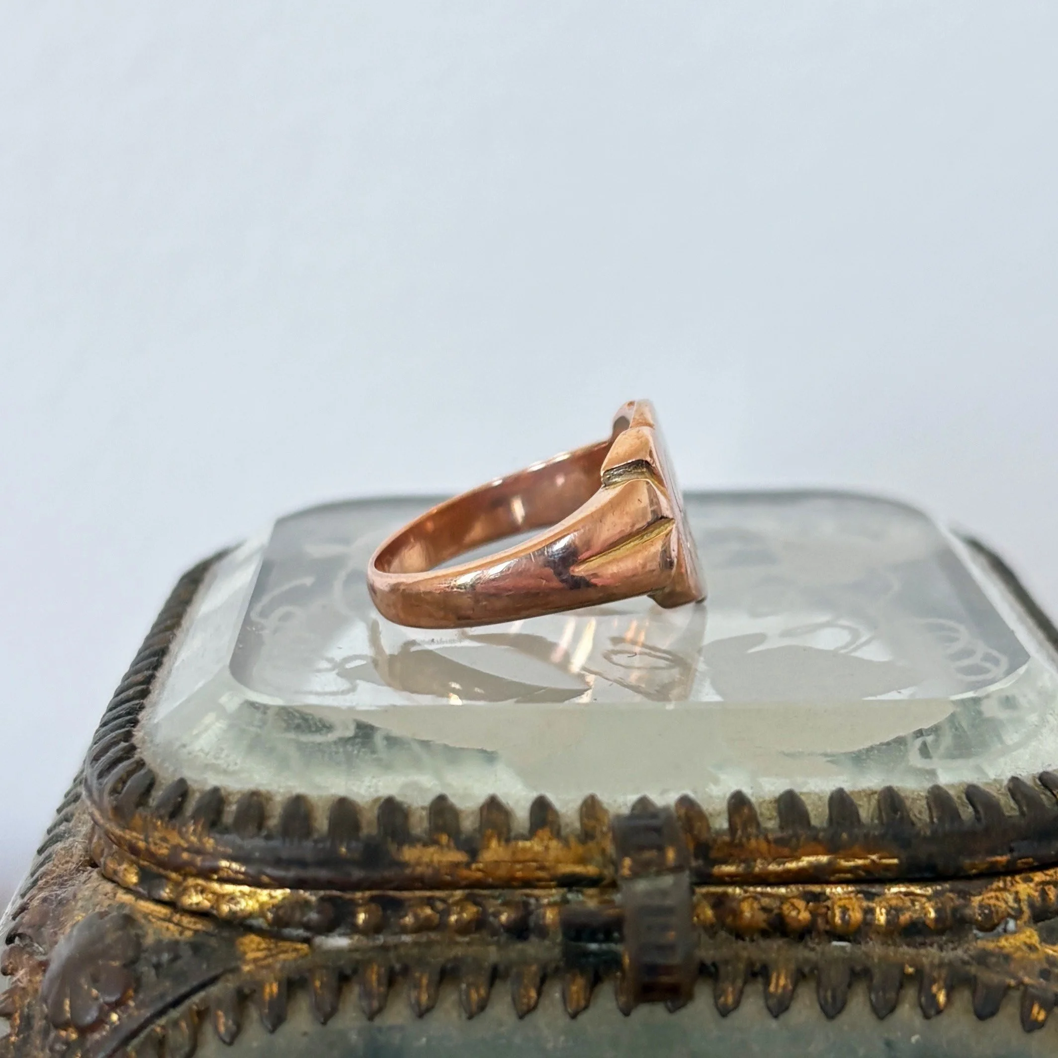 RA361 signet ring 3.jpg