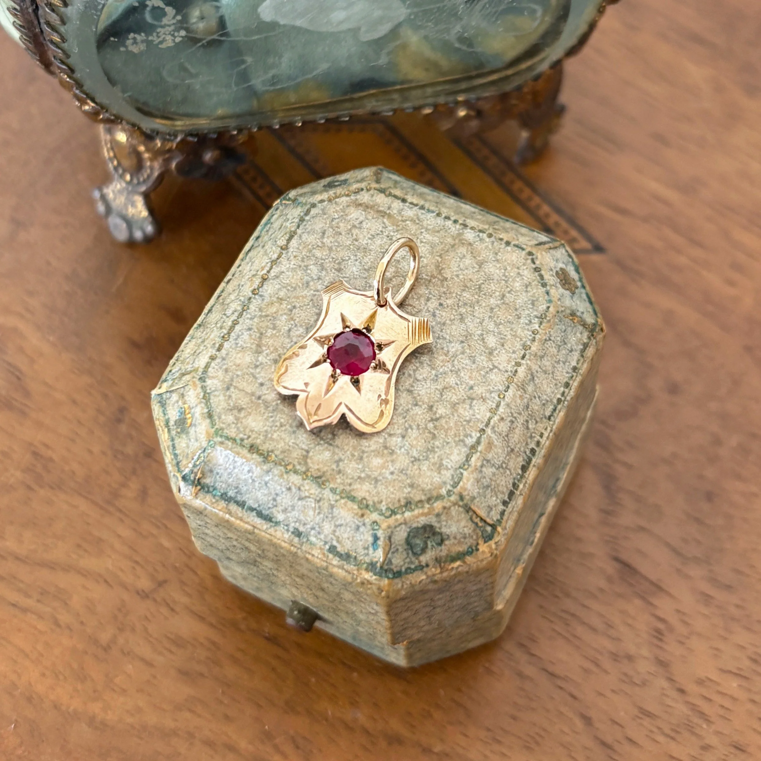 CA302 red stone shield 9.jpg