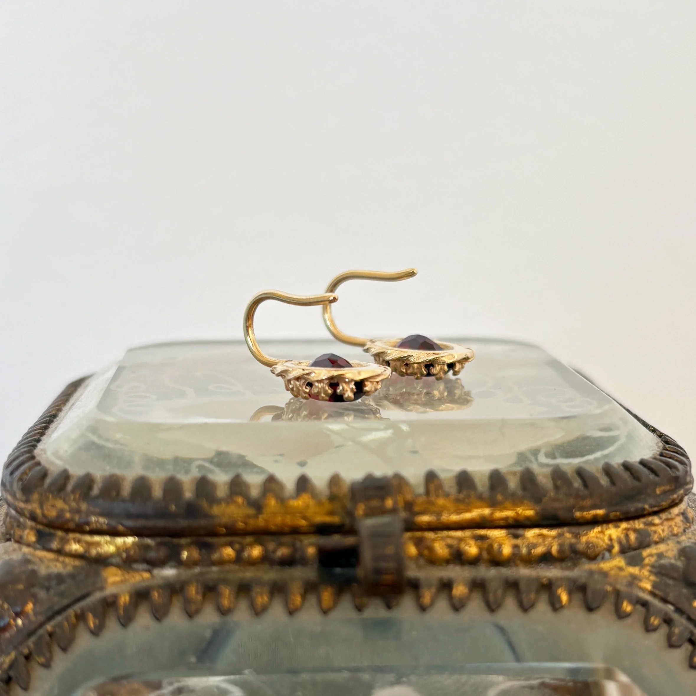 EA034 garnet drop earrings 5.jpg
