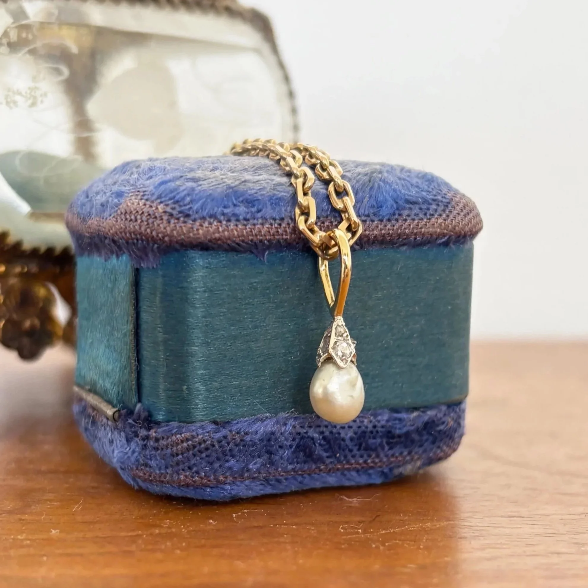 CA289%2Bpearl%2Band%2Bdiamond%2Bpendant%2B2.jpg