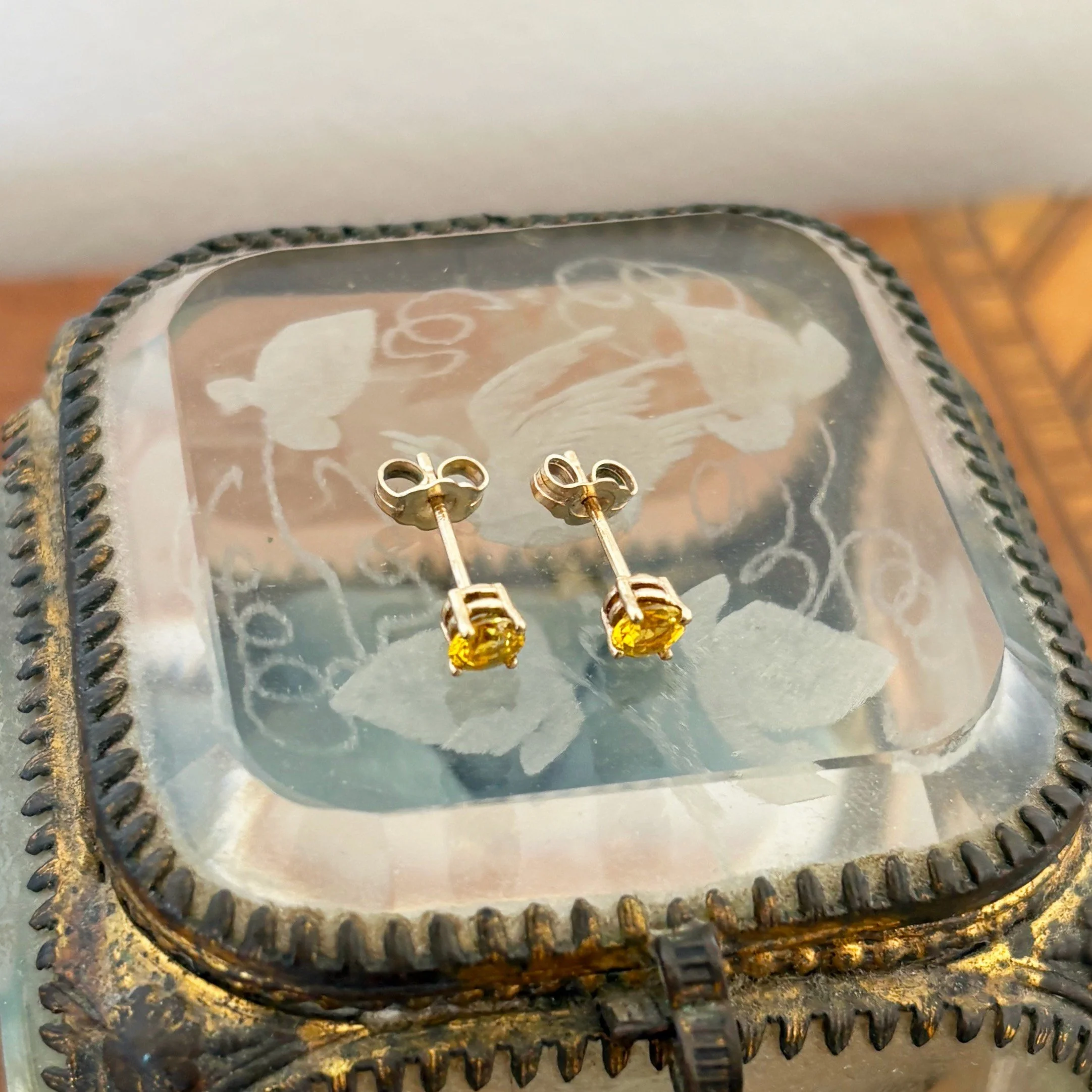 EA032 citrine studs 9.jpg