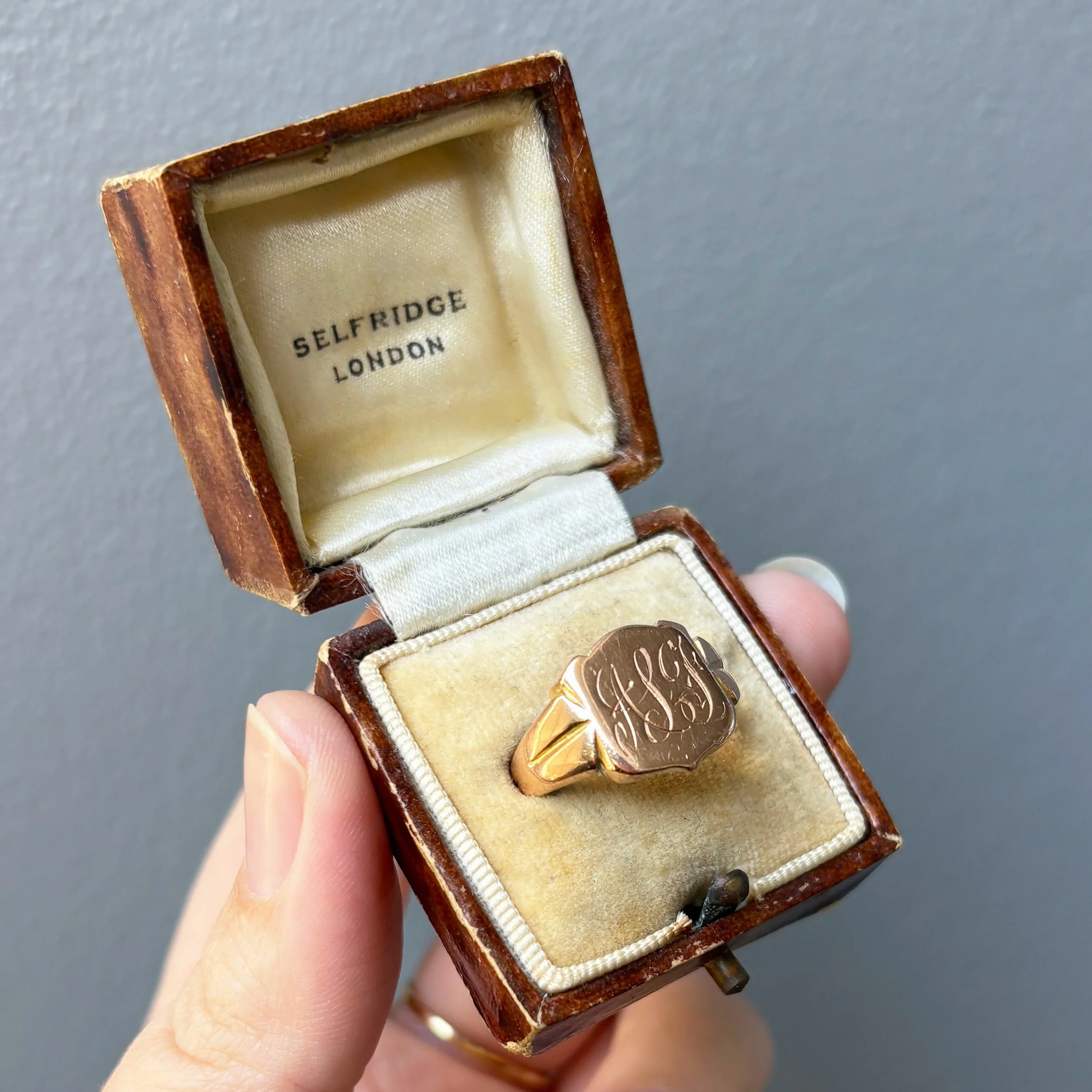RA361 signet ring 15.jpg