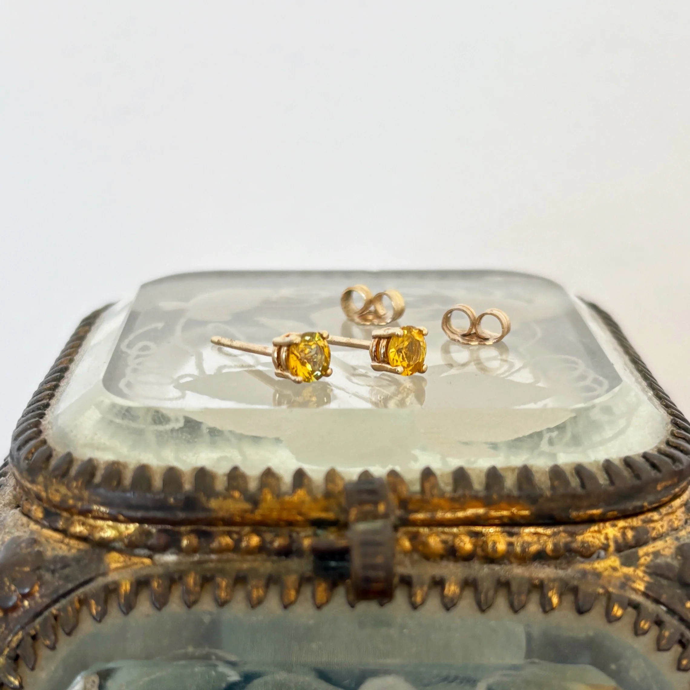 EA032 citrine studs 11.jpg