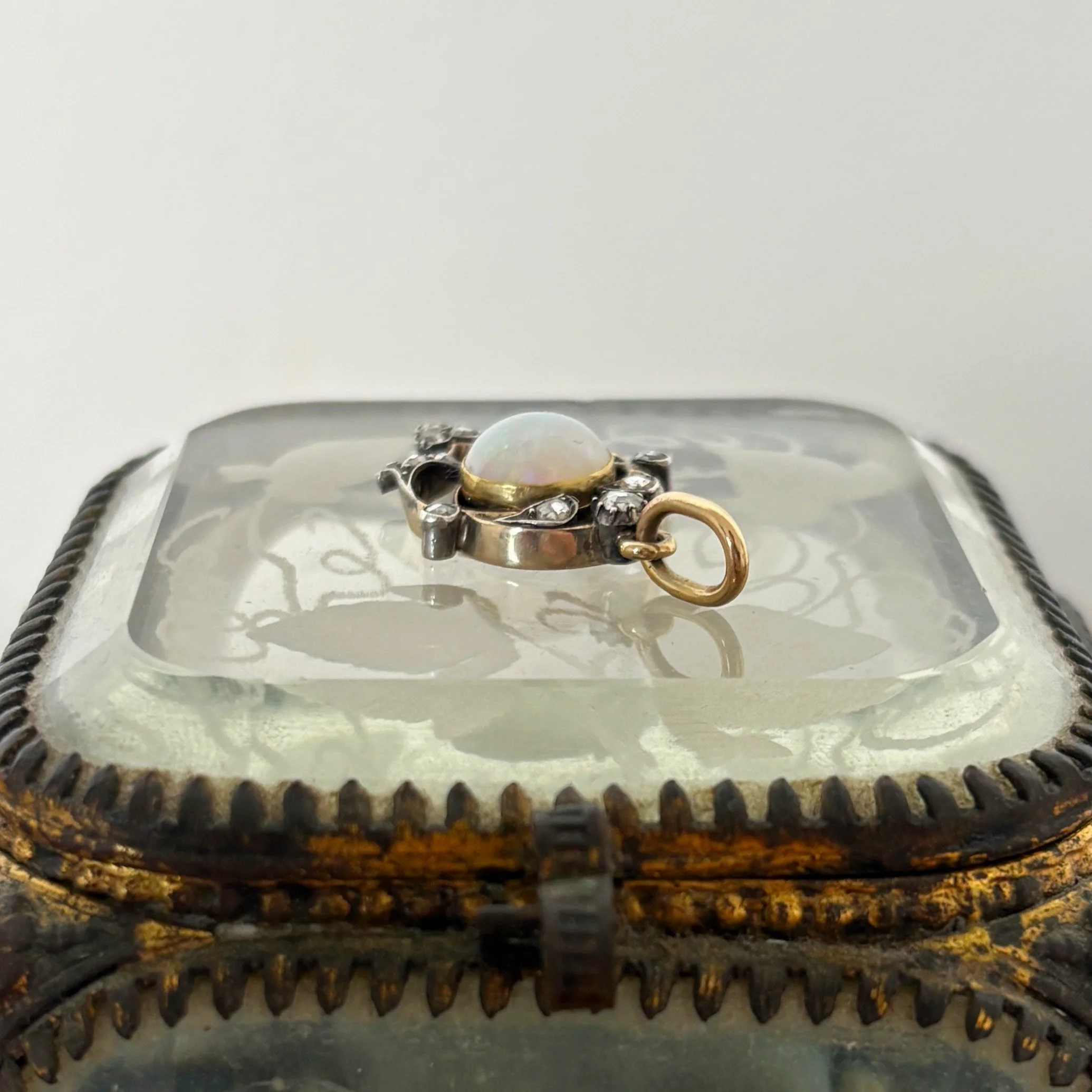 CA314 art nouveau opal 21.jpg