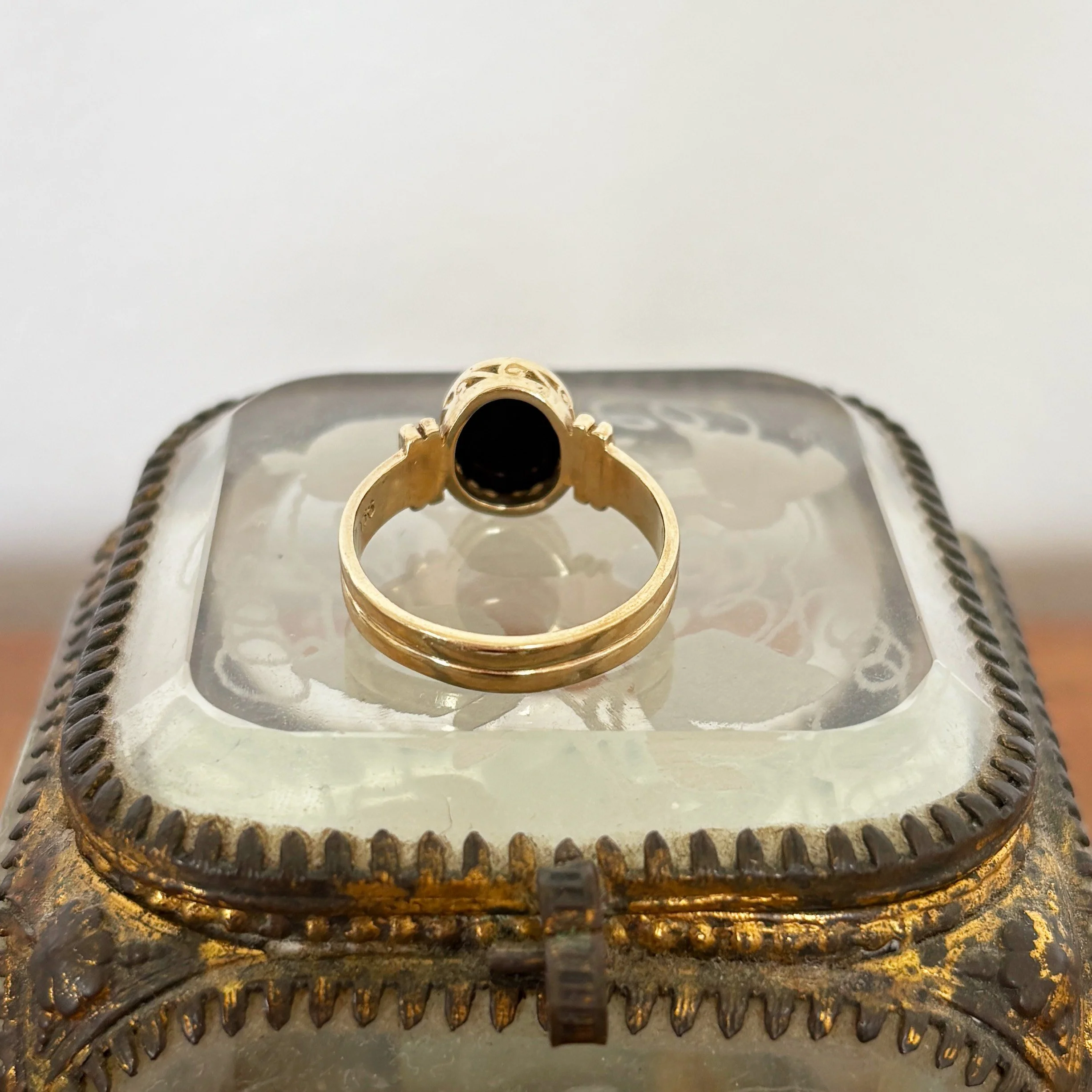 RA350 onyx signet 2.jpg