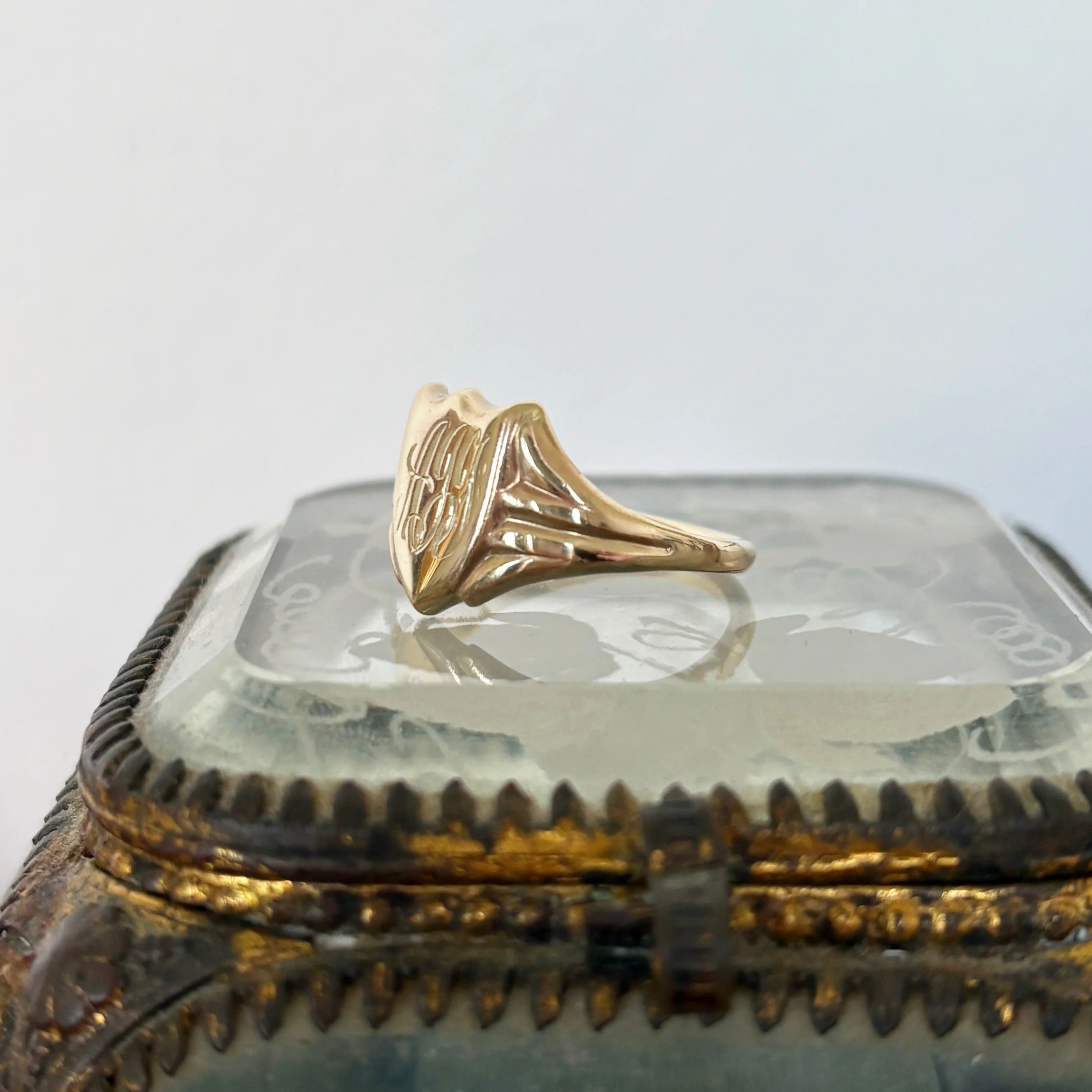 RA363 signet ring 12.jpg