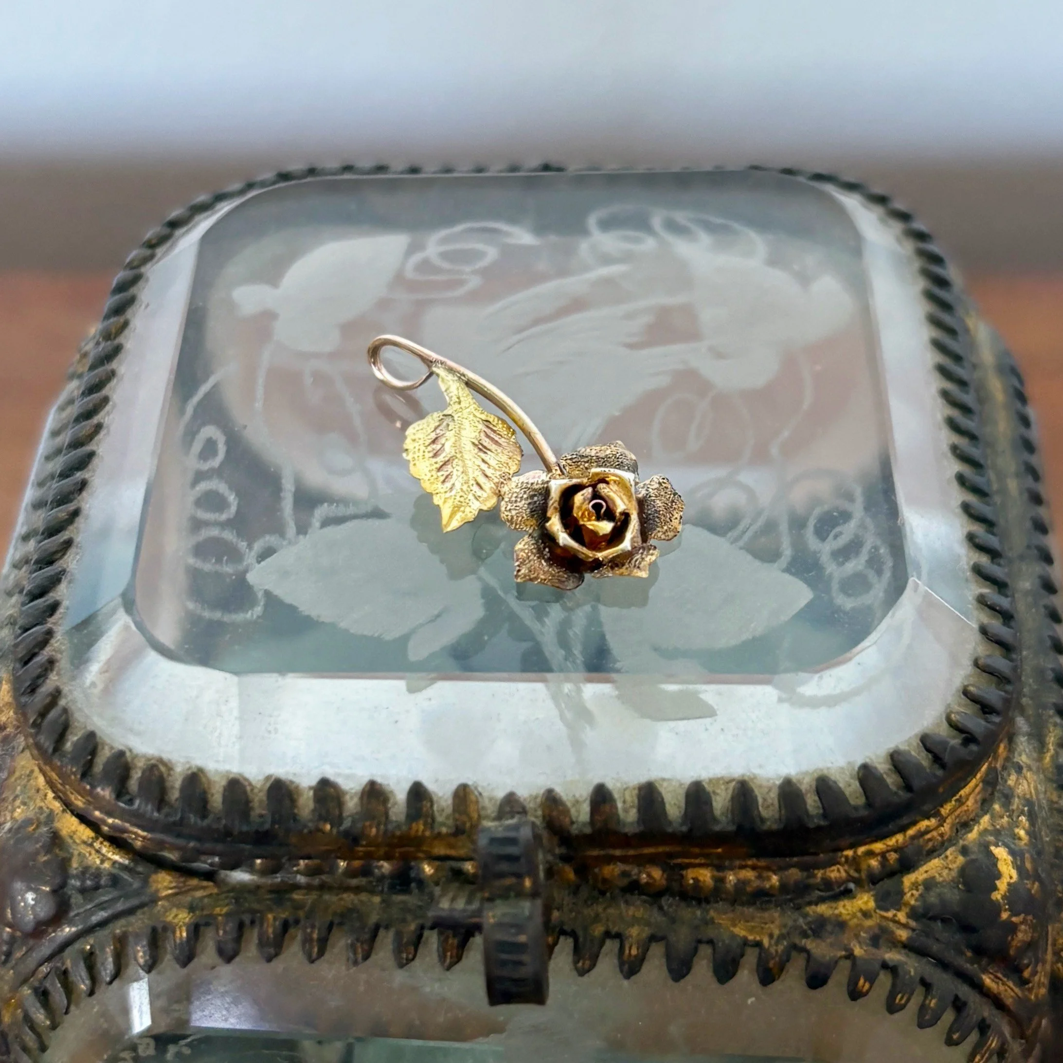 CA301 rose pendant 4.jpg