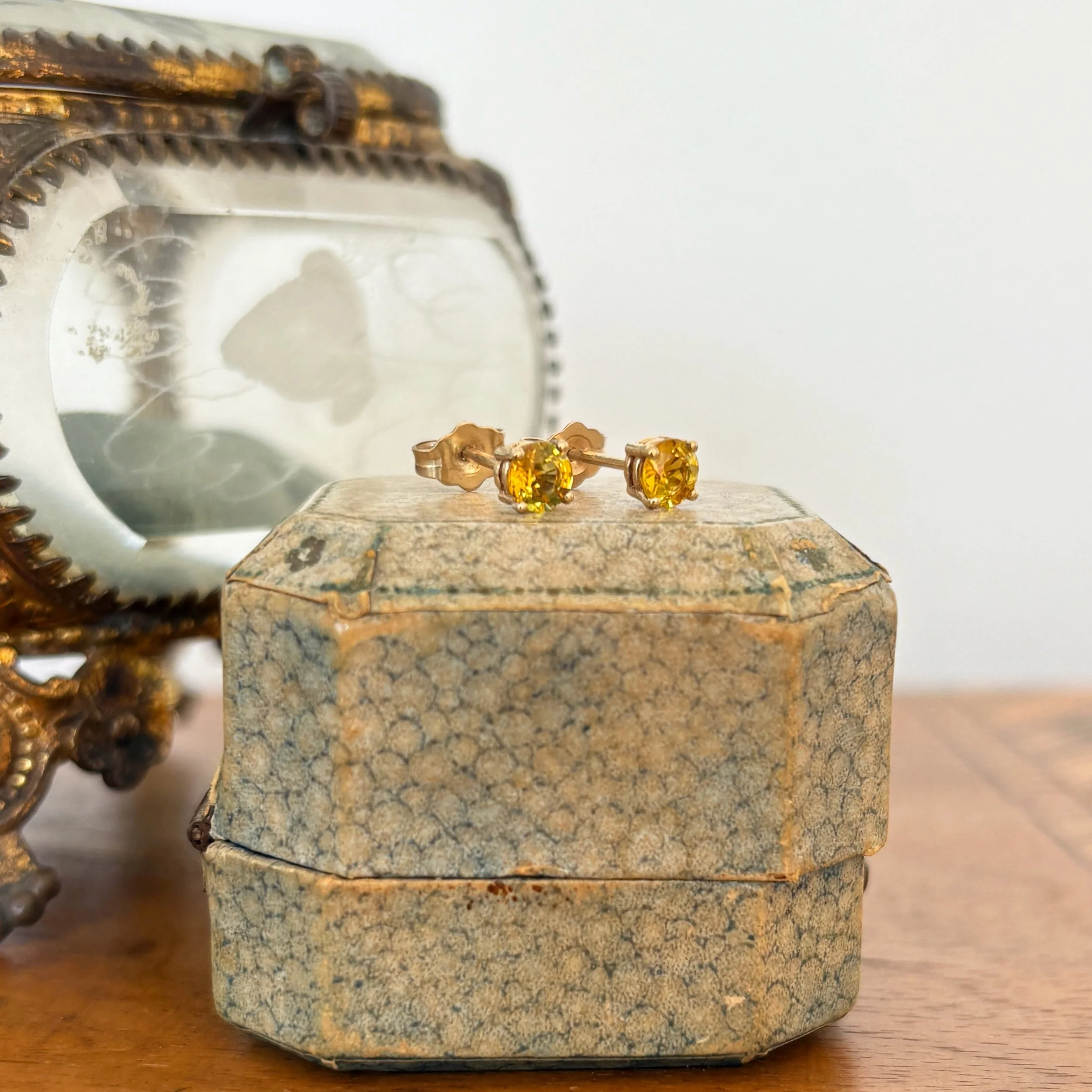 EA032 citrine studs 3.jpg