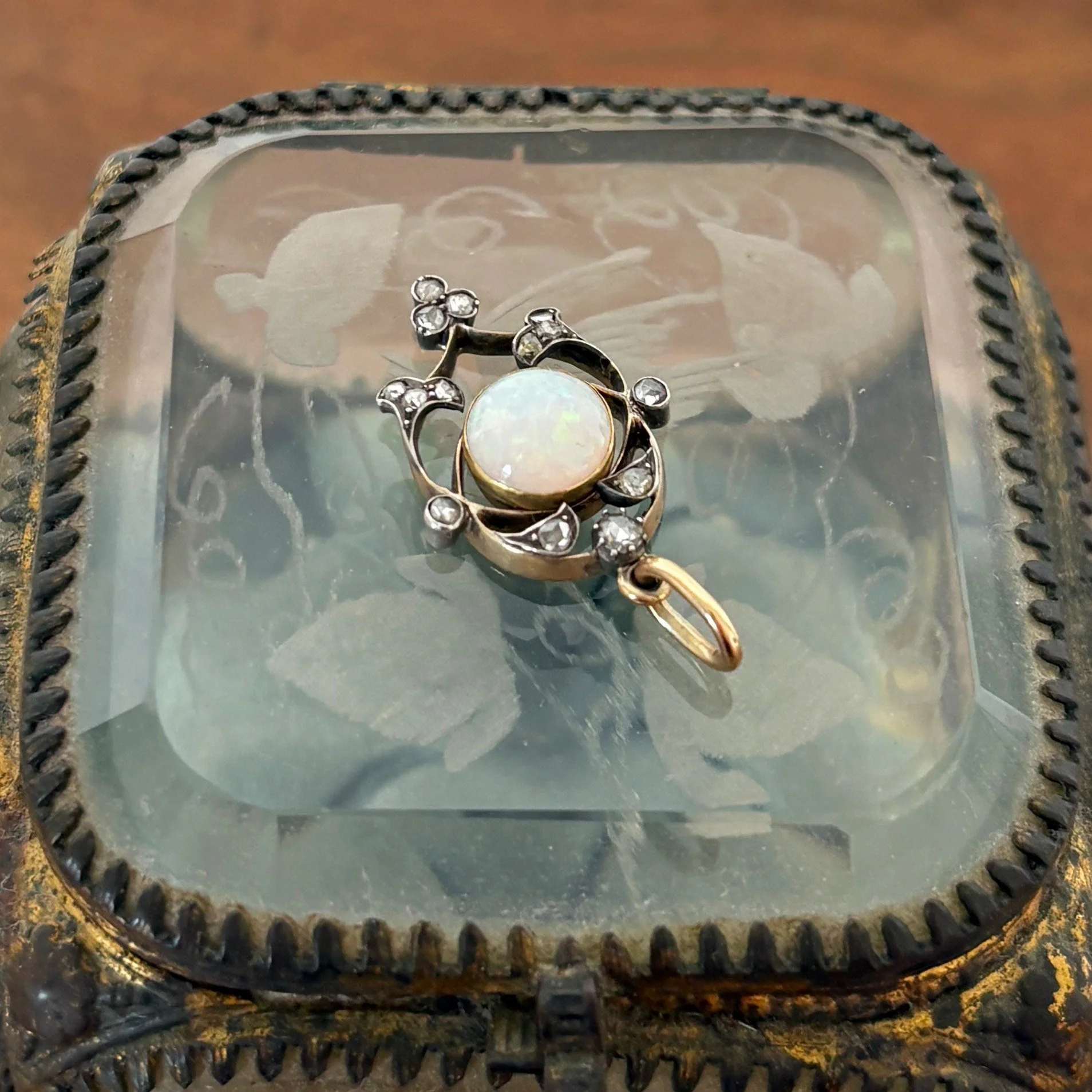 CA314 art nouveau opal 22.jpg