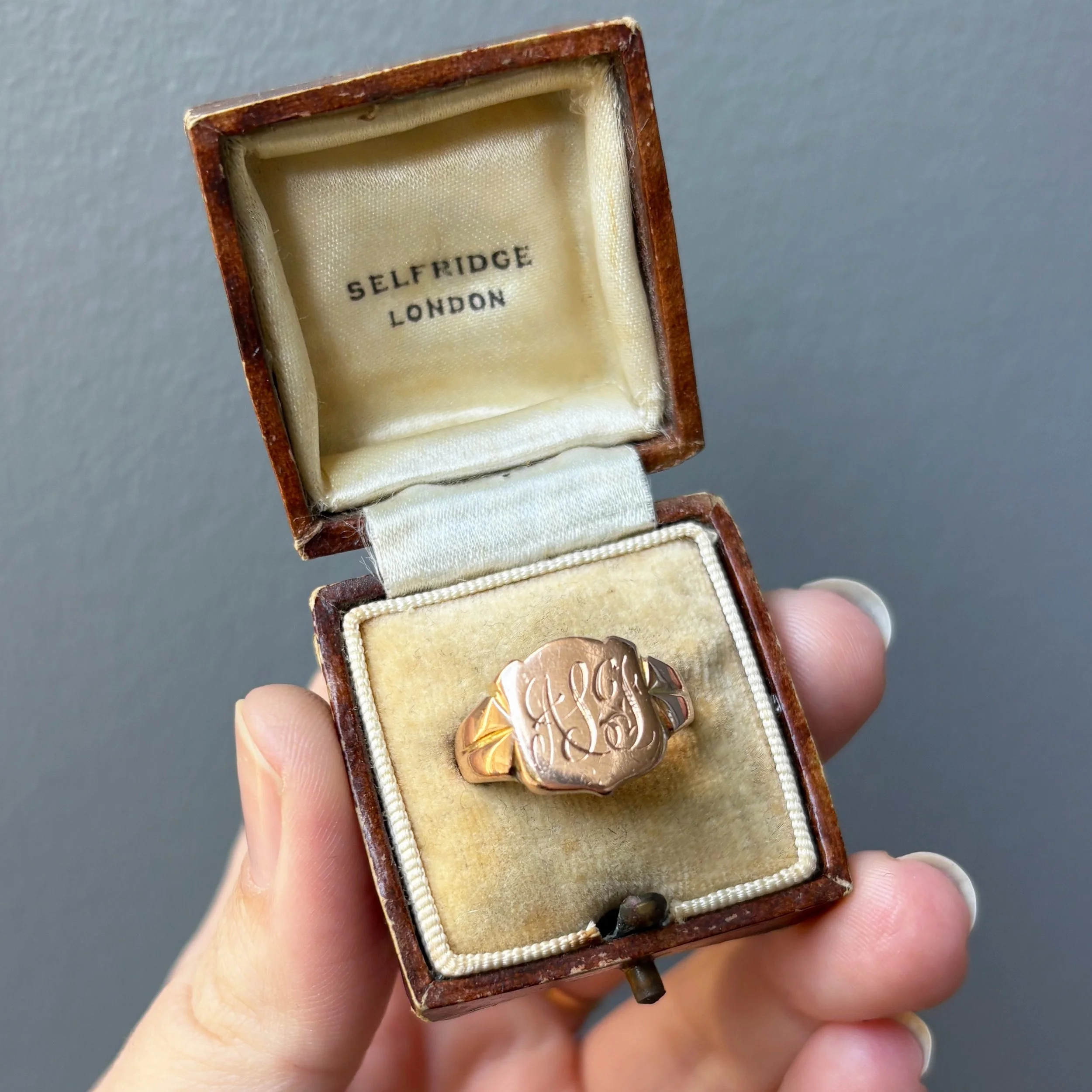 RA361 signet ring 12.jpg
