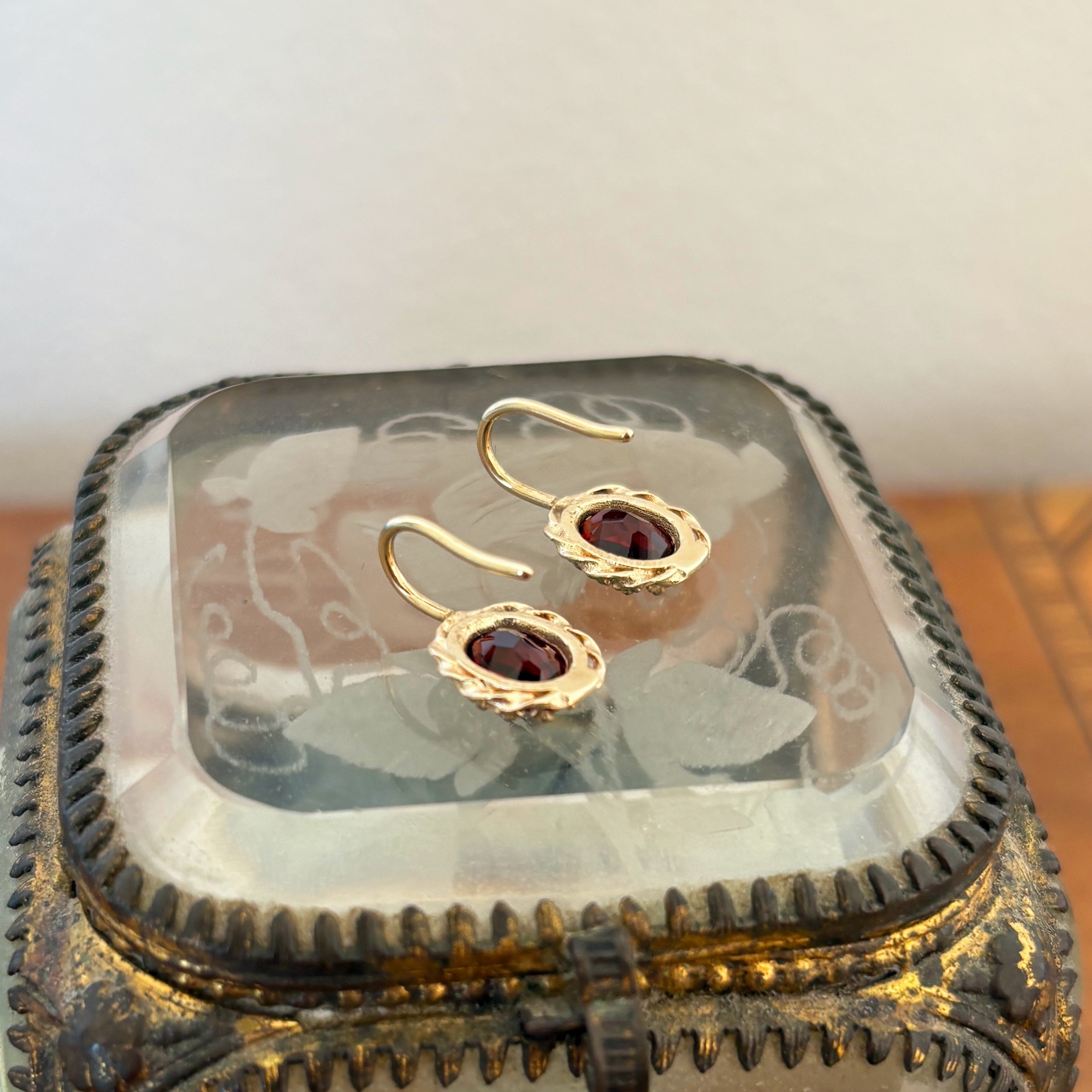 EA034 garnet drop earrings 4.jpg