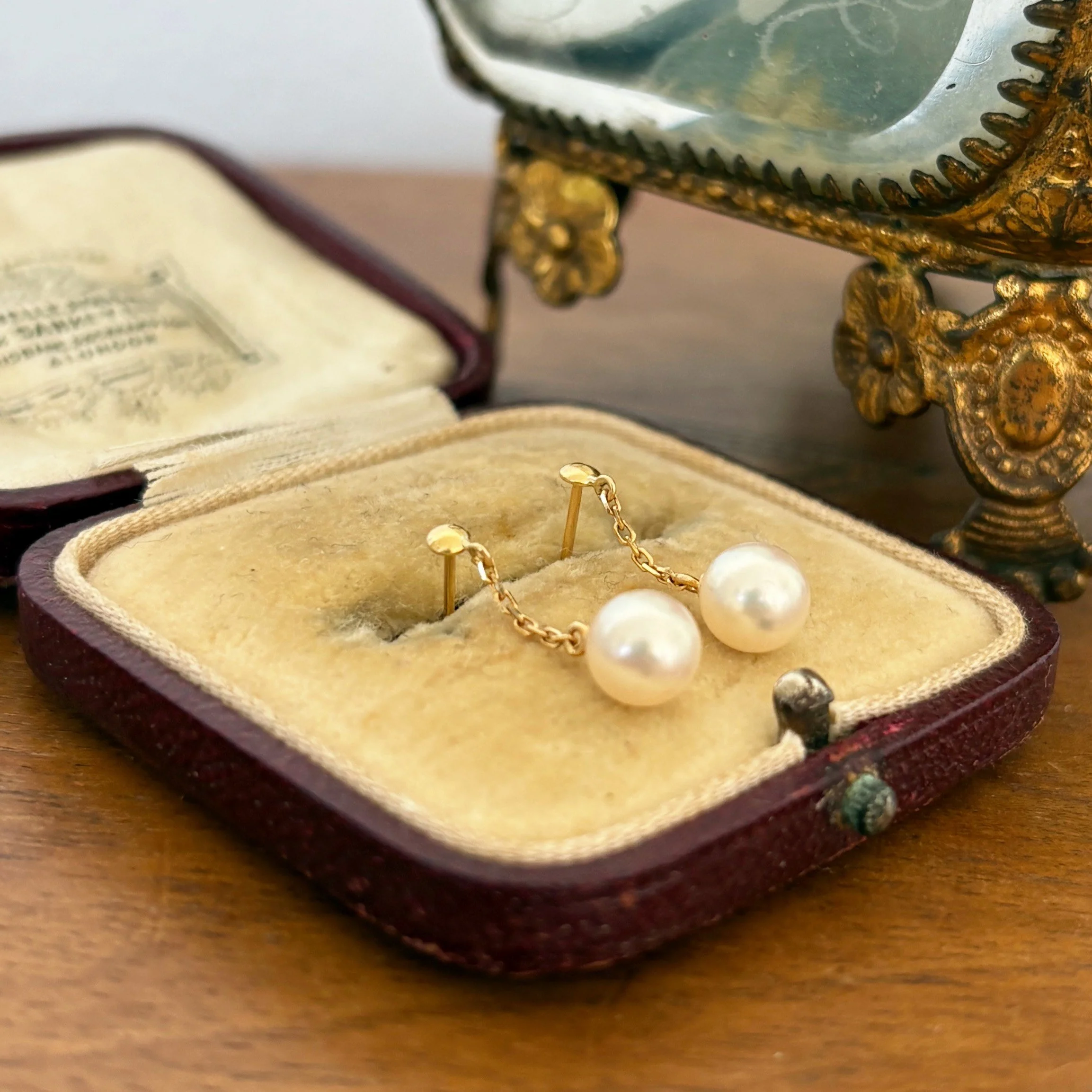 EA037 pearl drop earrings 5.jpg