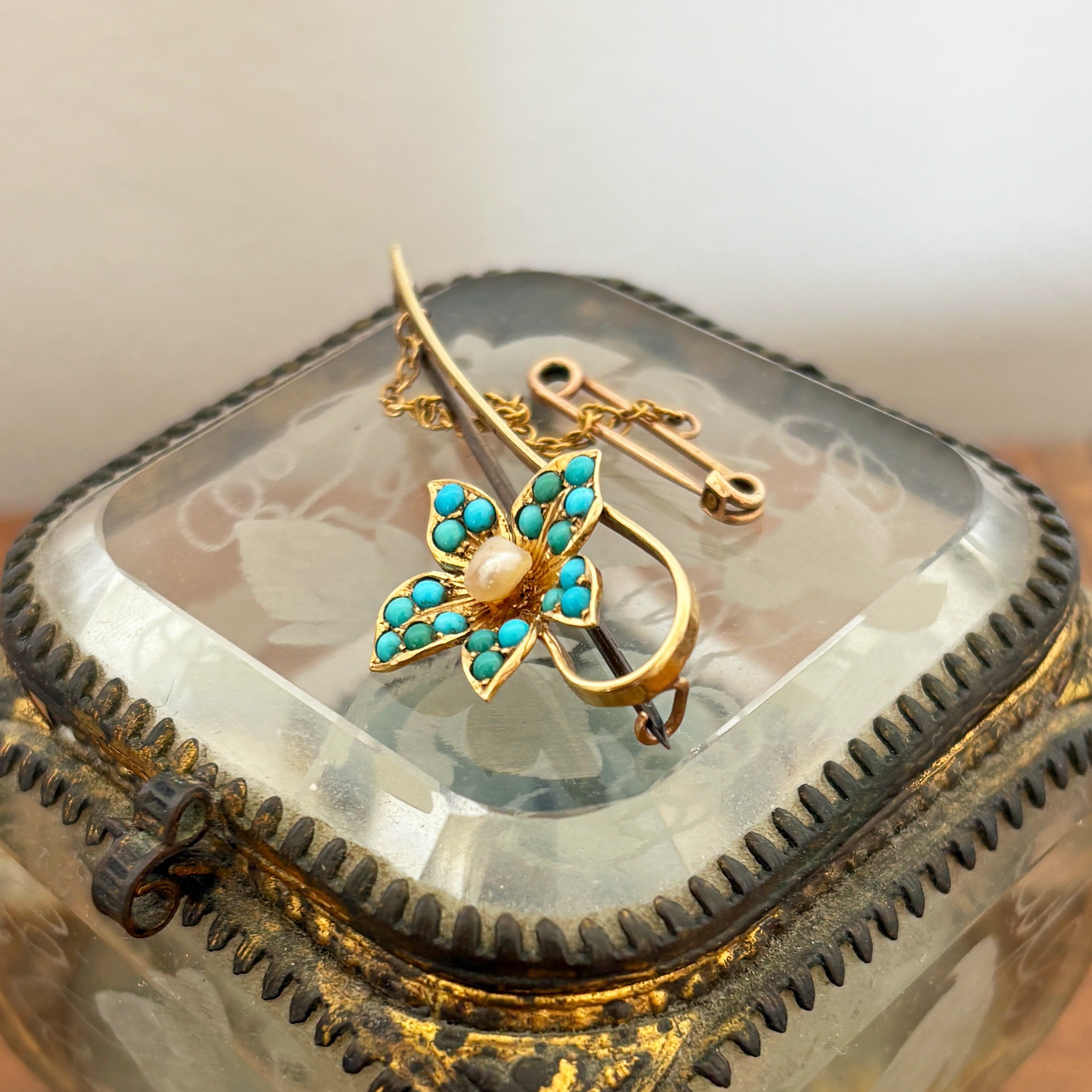 BRA017 turquoise flower 2.jpg