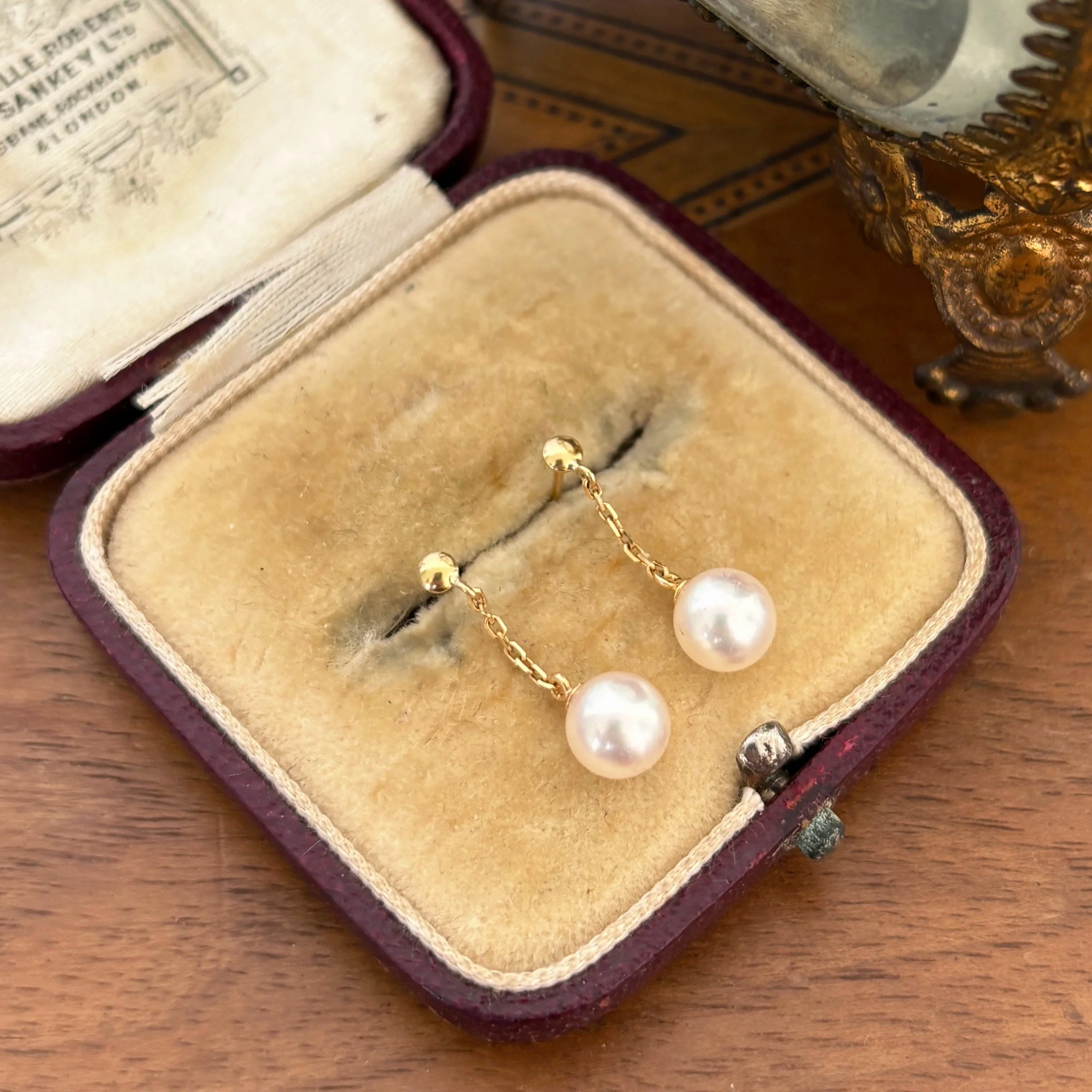 EA037 pearl drop earrings 6.jpg