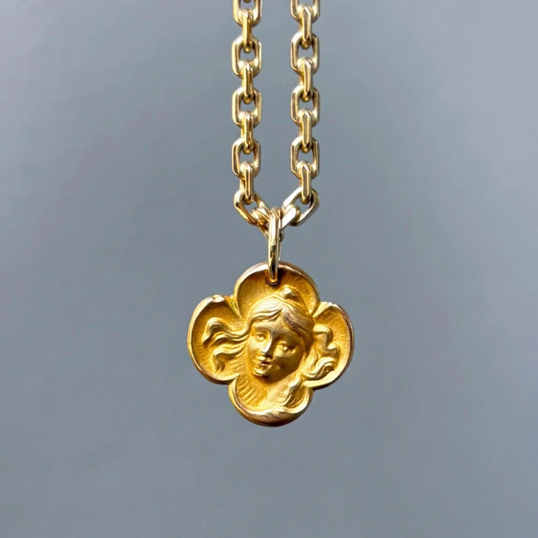 Art Nouveau Lady Charm in 9ct Gold
