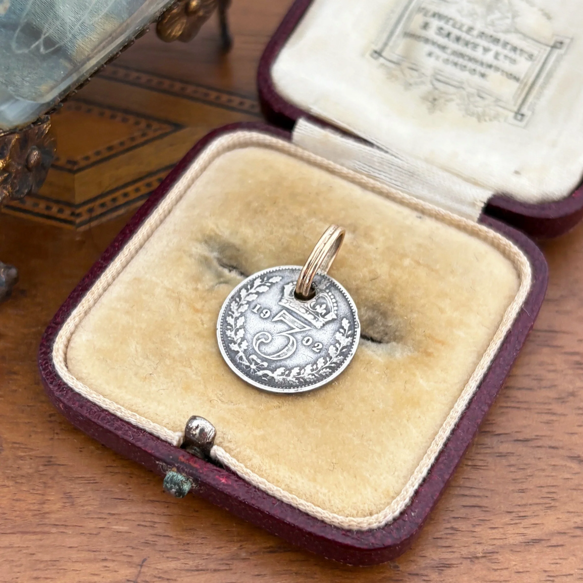 CA293 three pence2.jpg