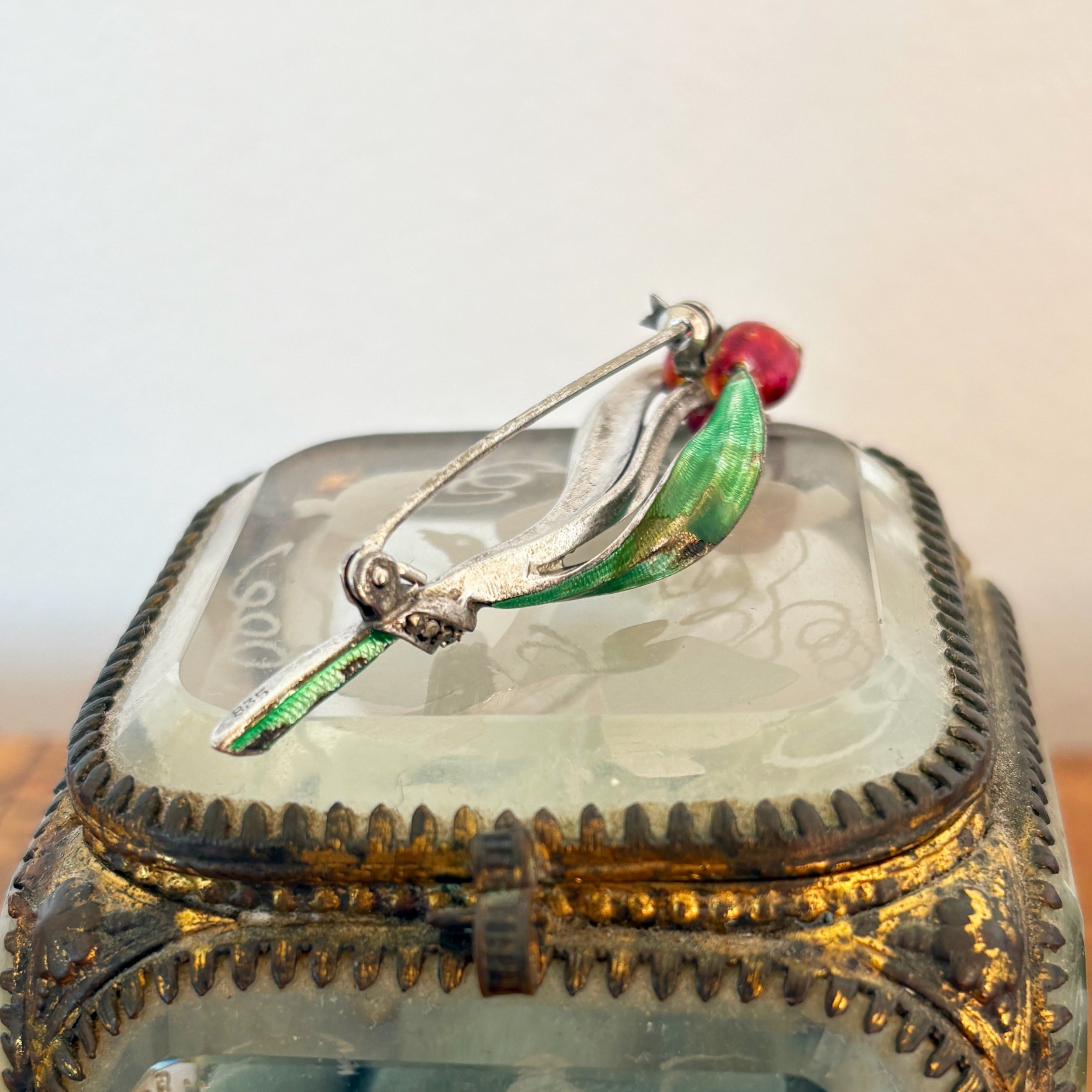 BRA018 enamel flower 26.jpg