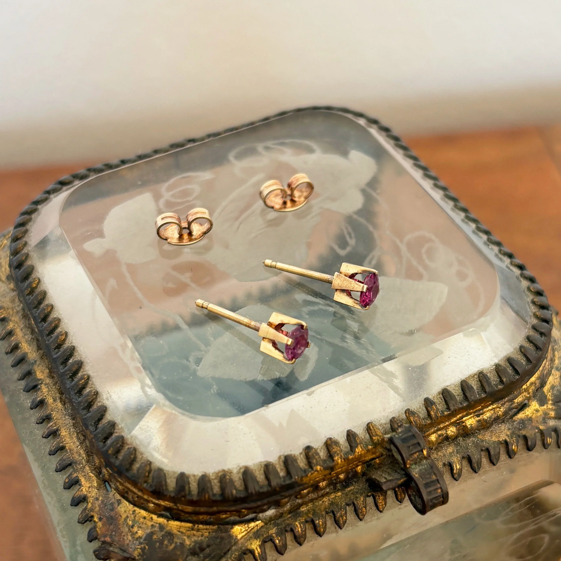 EA036 garnet studs 3.jpg