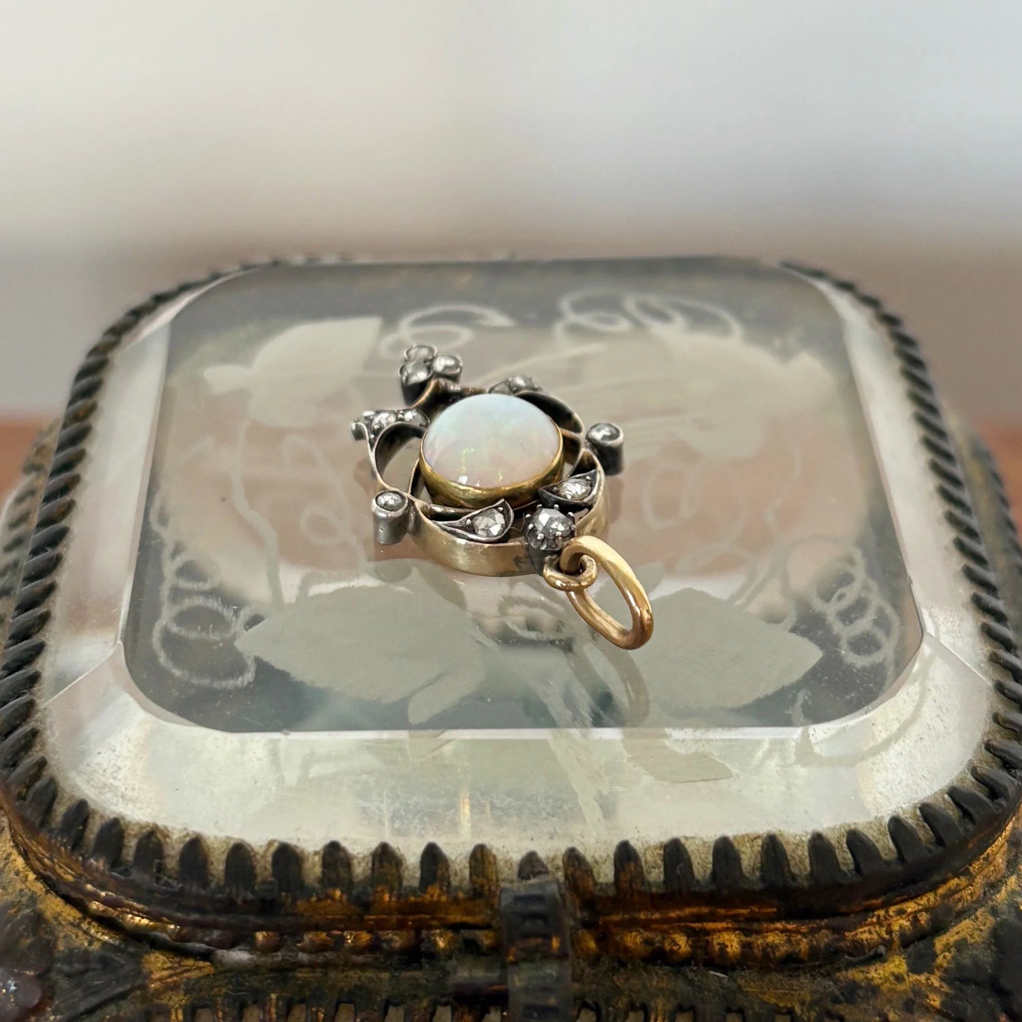 CA314 art nouveau opal 27.jpg