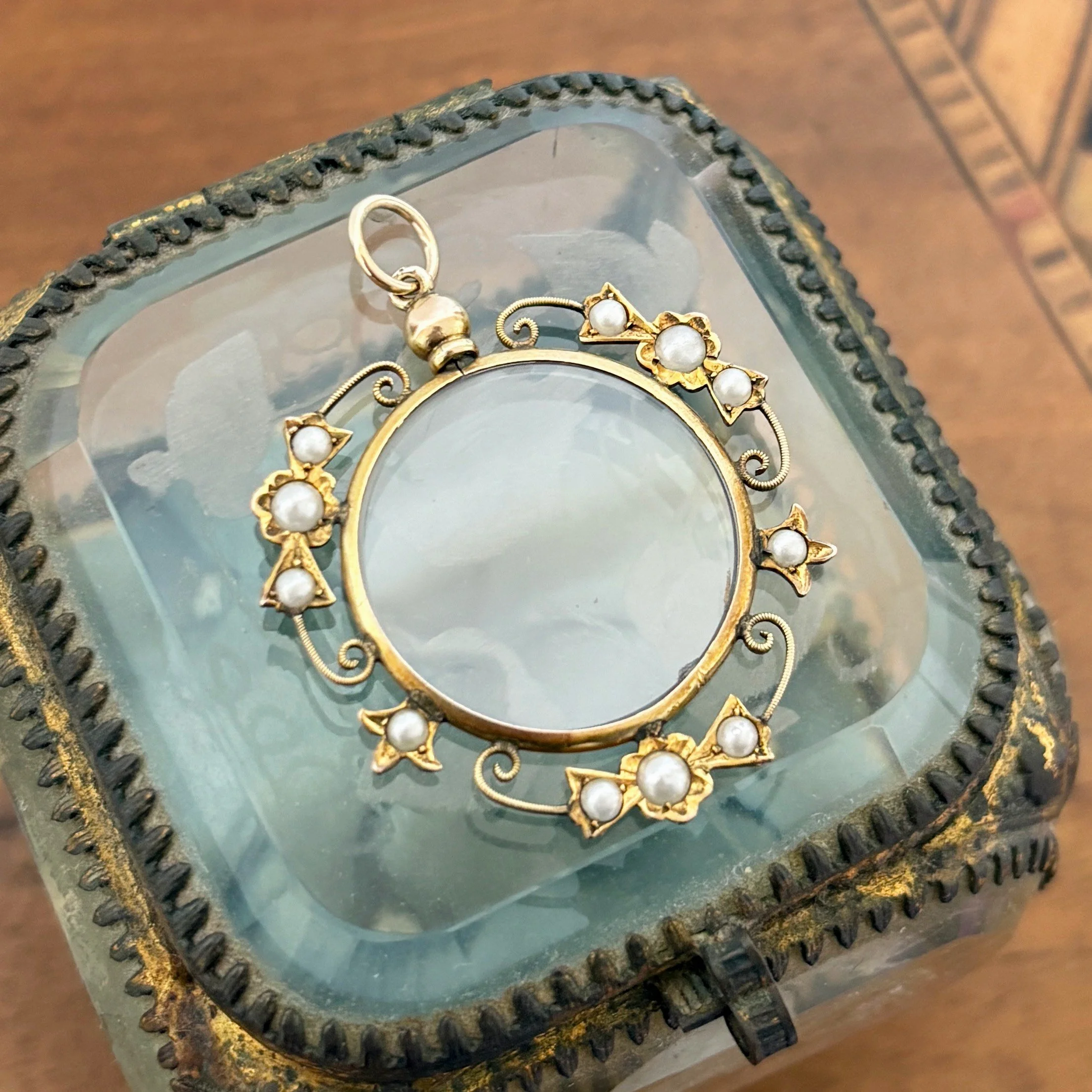 CA297 seed pearl open locket 2.jpg