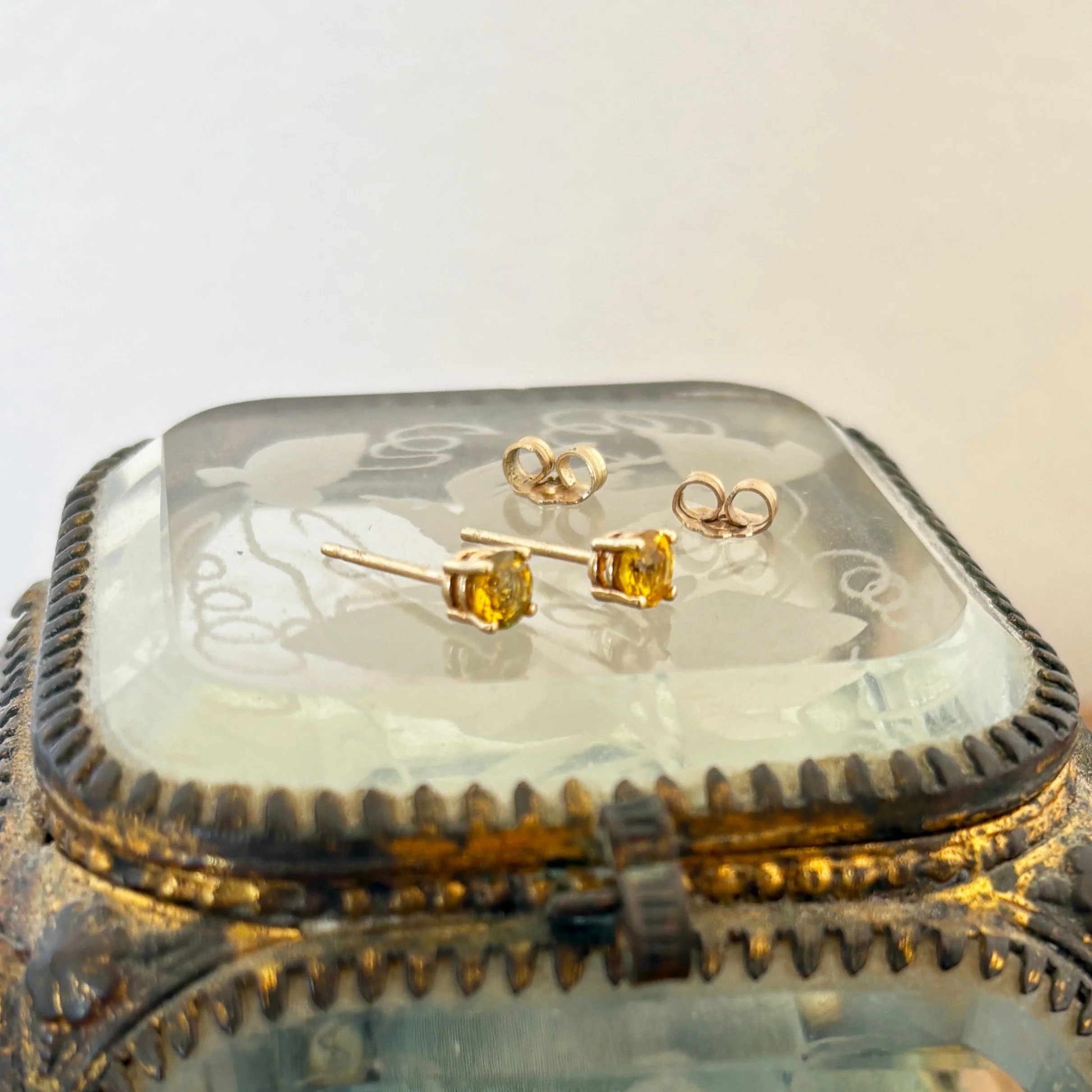 EA032 citrine studs 13.jpg