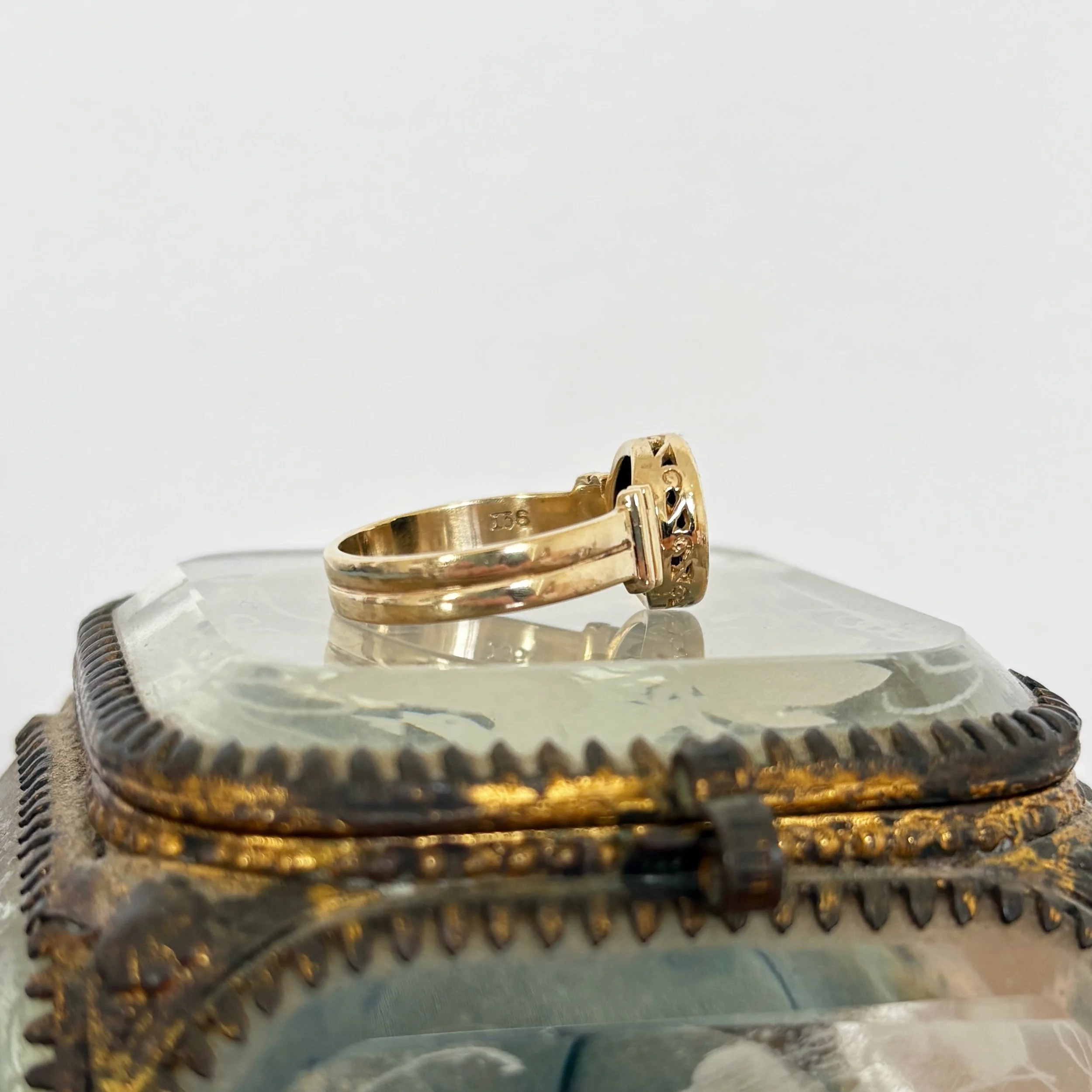 RA350 onyx signet 1.jpg