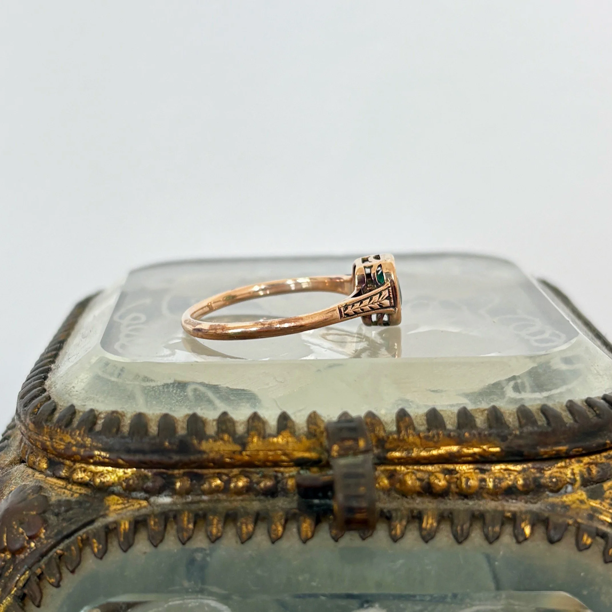 RA354 emerald 4.jpg