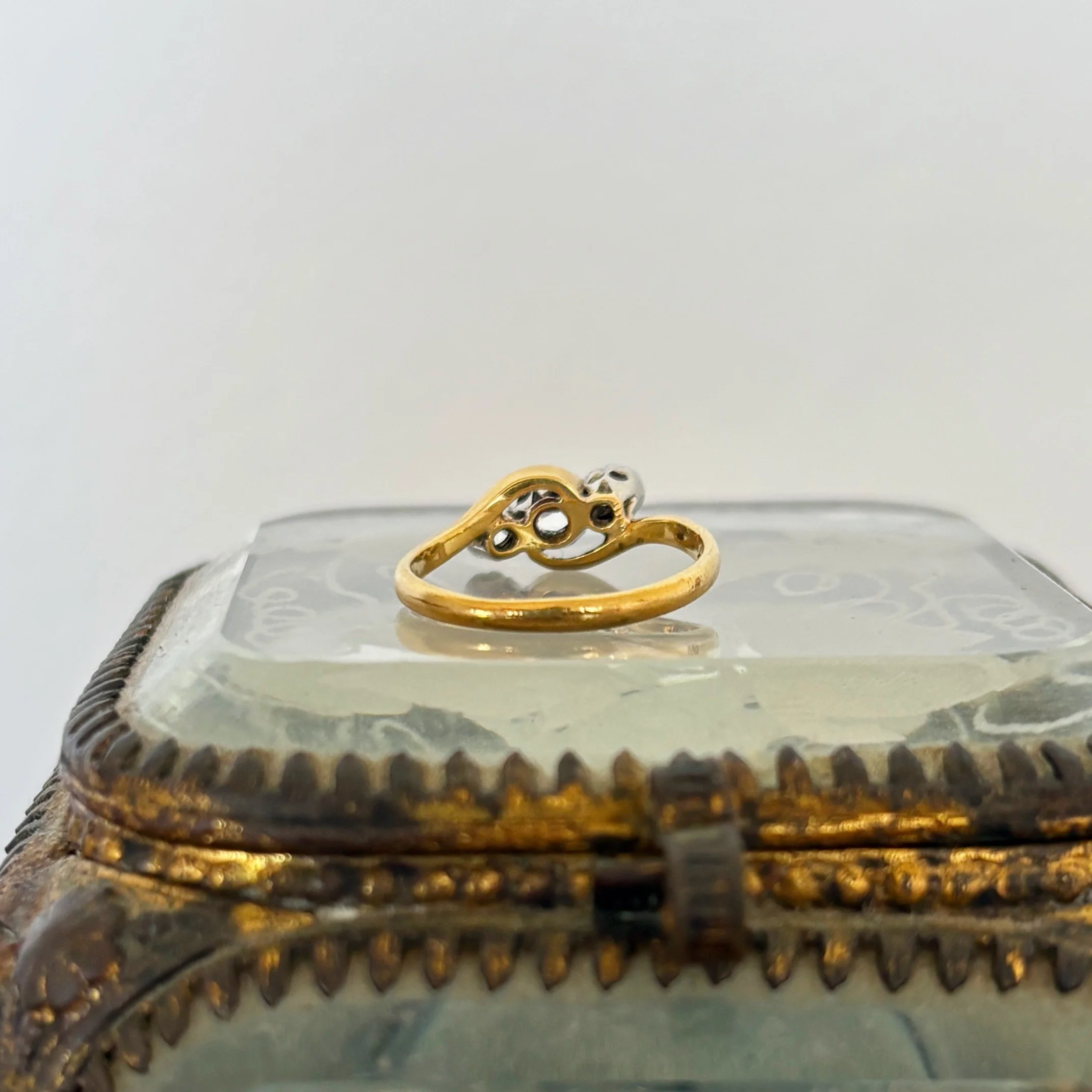 RA353 illusion set bypass ring 3.jpg