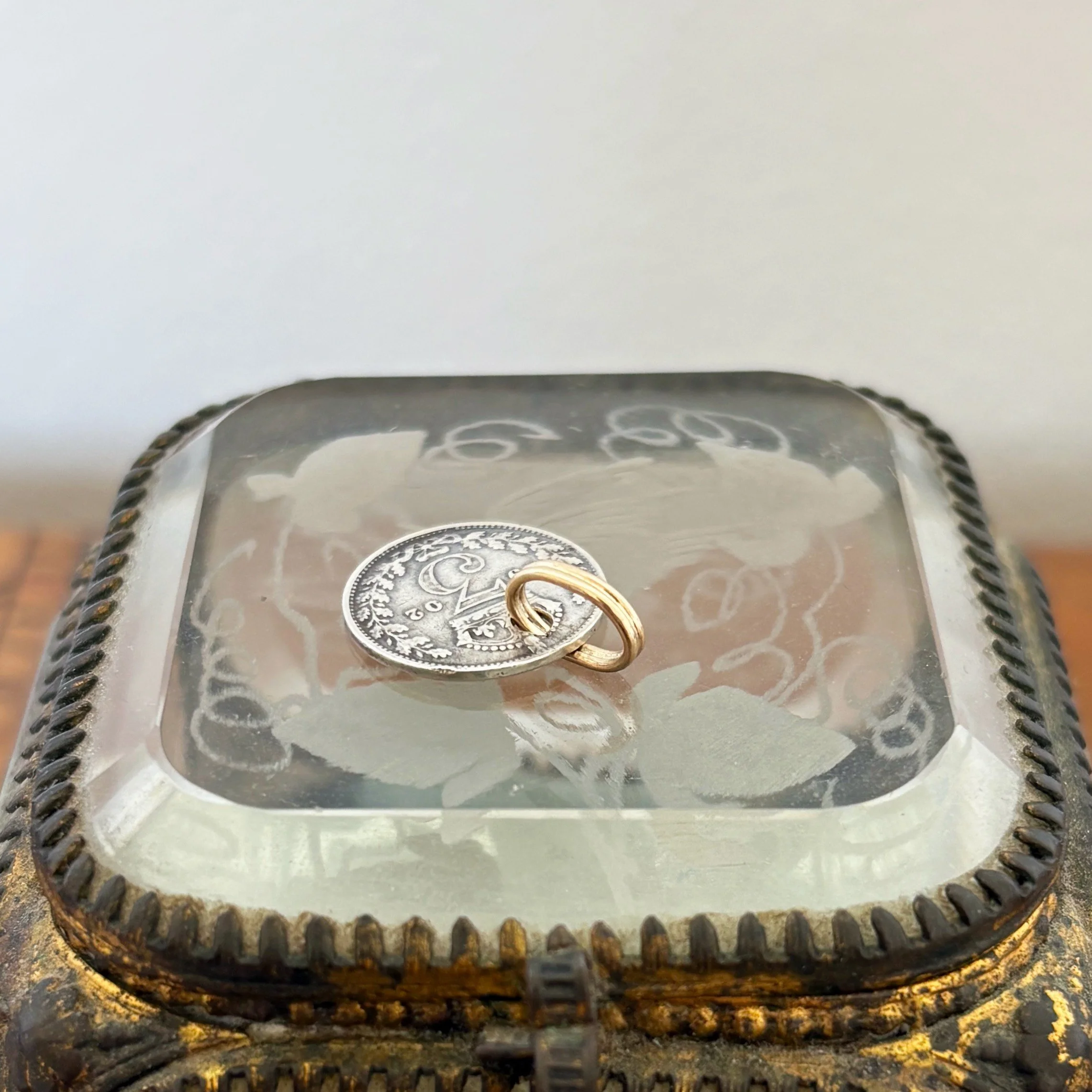 CA293 three pence 11.jpg