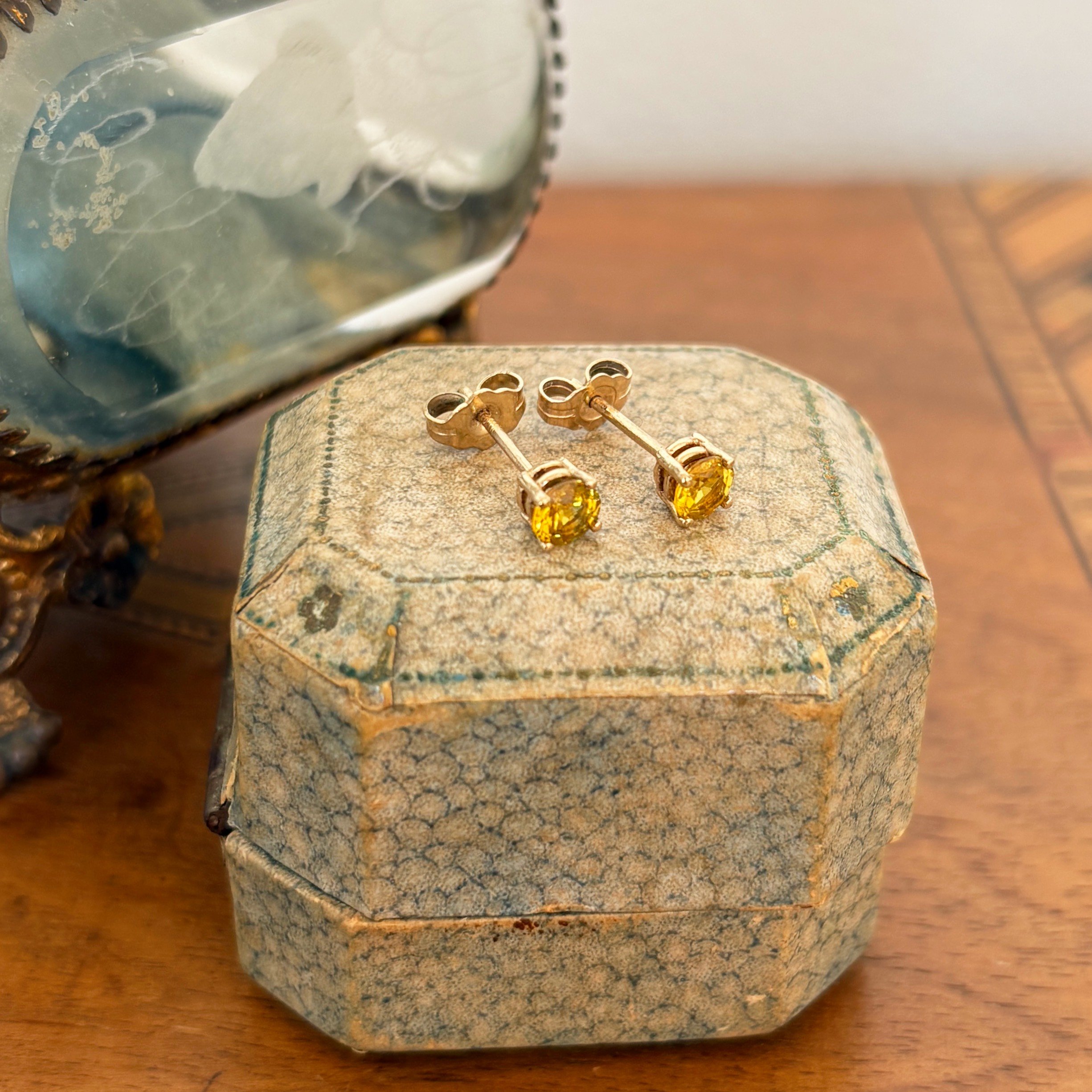 EA032 citrine studs 4.jpg