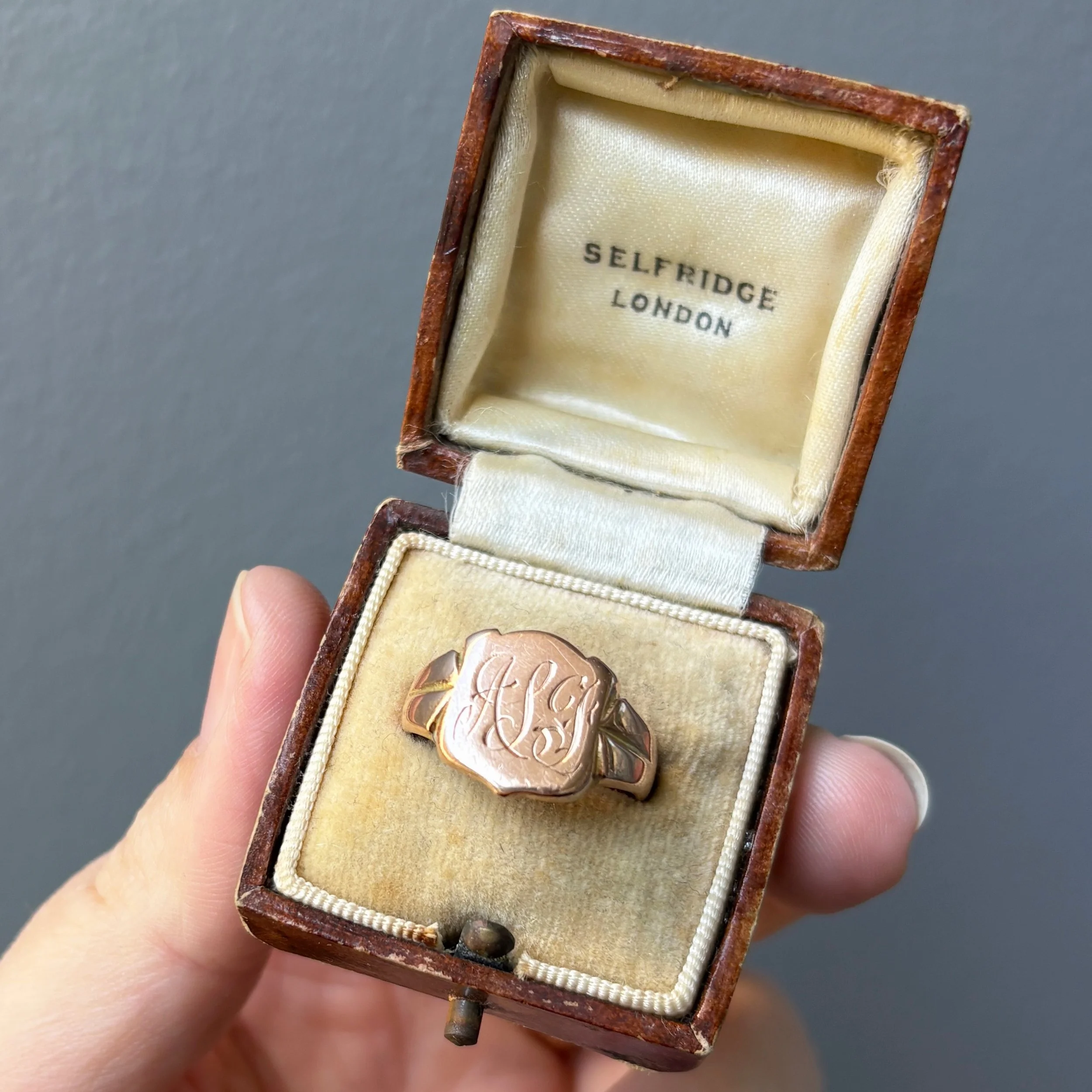 RA361 signet ring 17.jpg
