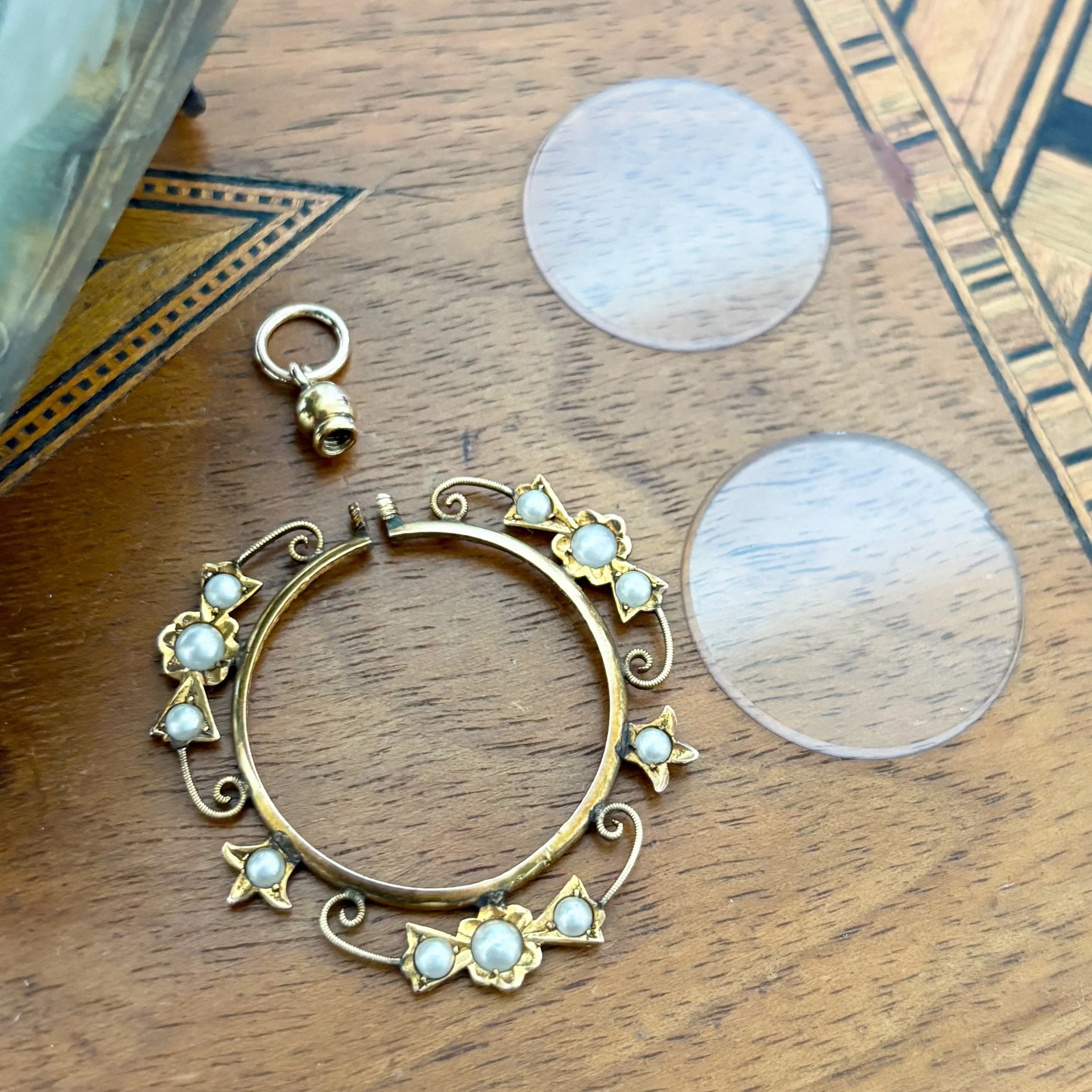 CA297 seed pearl open locket 1.jpg